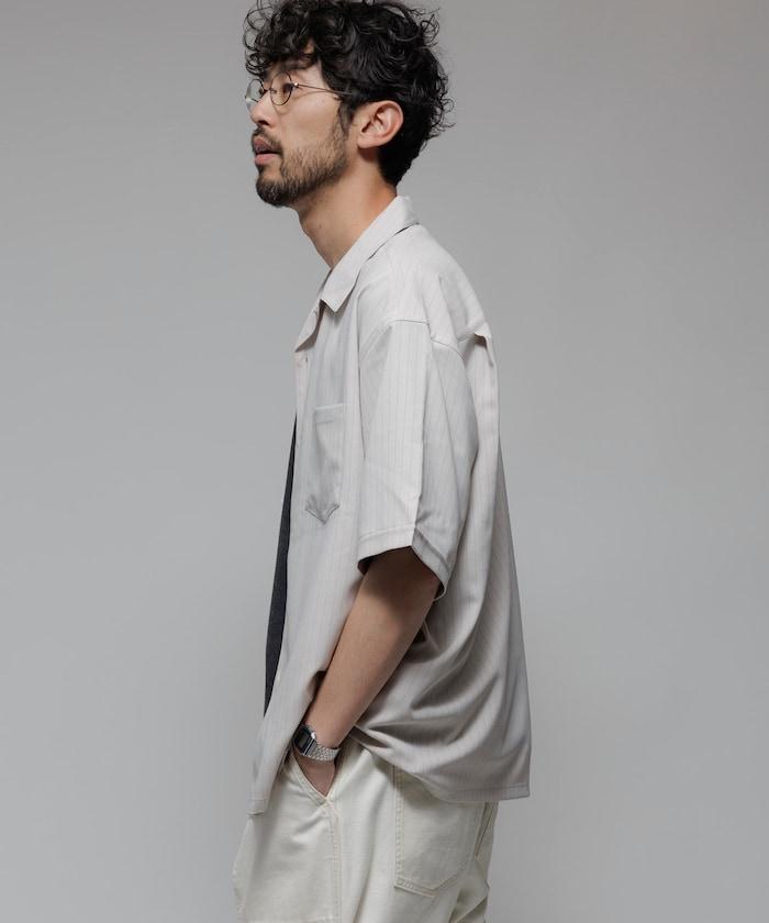 Reflax 功能性材料 輕鬆合身 條紋 開領襯衫 短袖