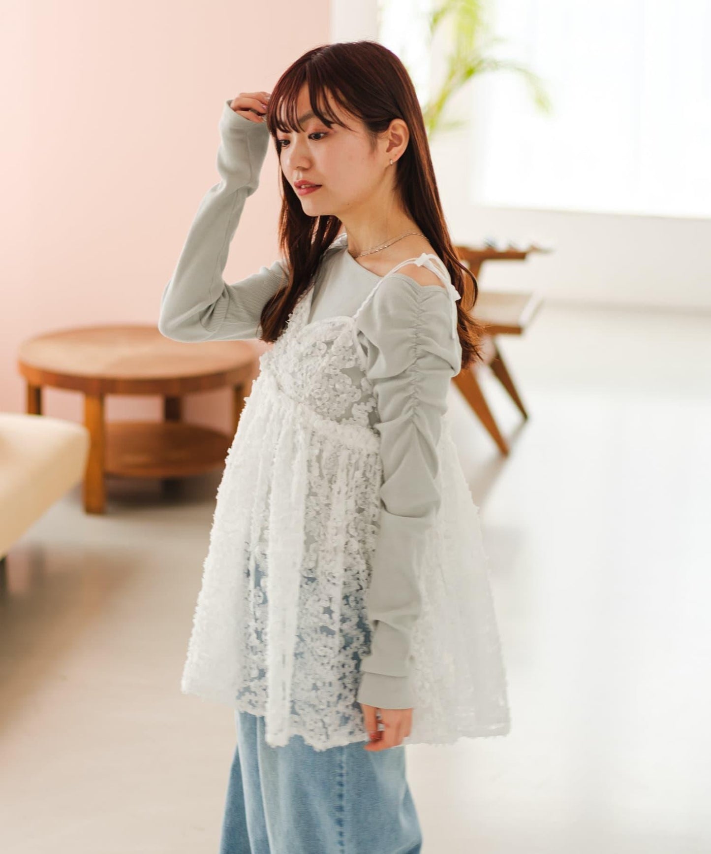 波浪刺繡蕾絲透視長款上衣
