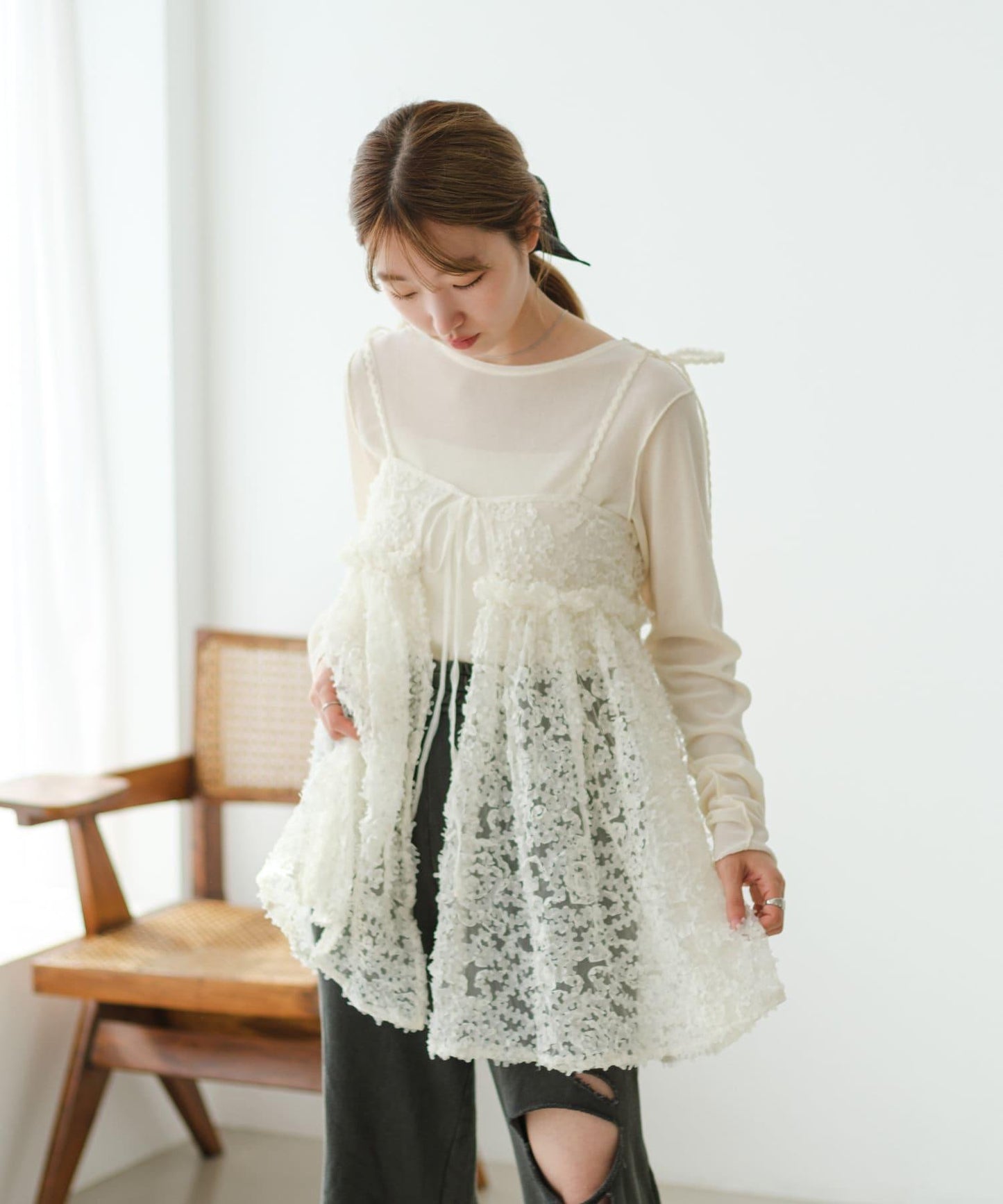 波浪刺繡蕾絲透視長款上衣