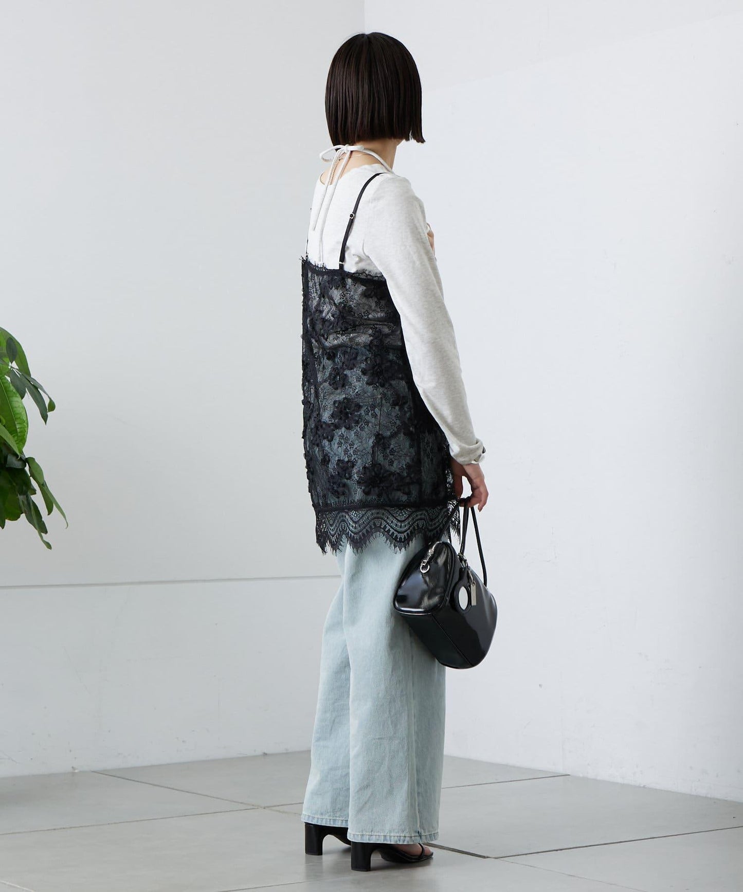 蕾絲V領吊帶長款上衣