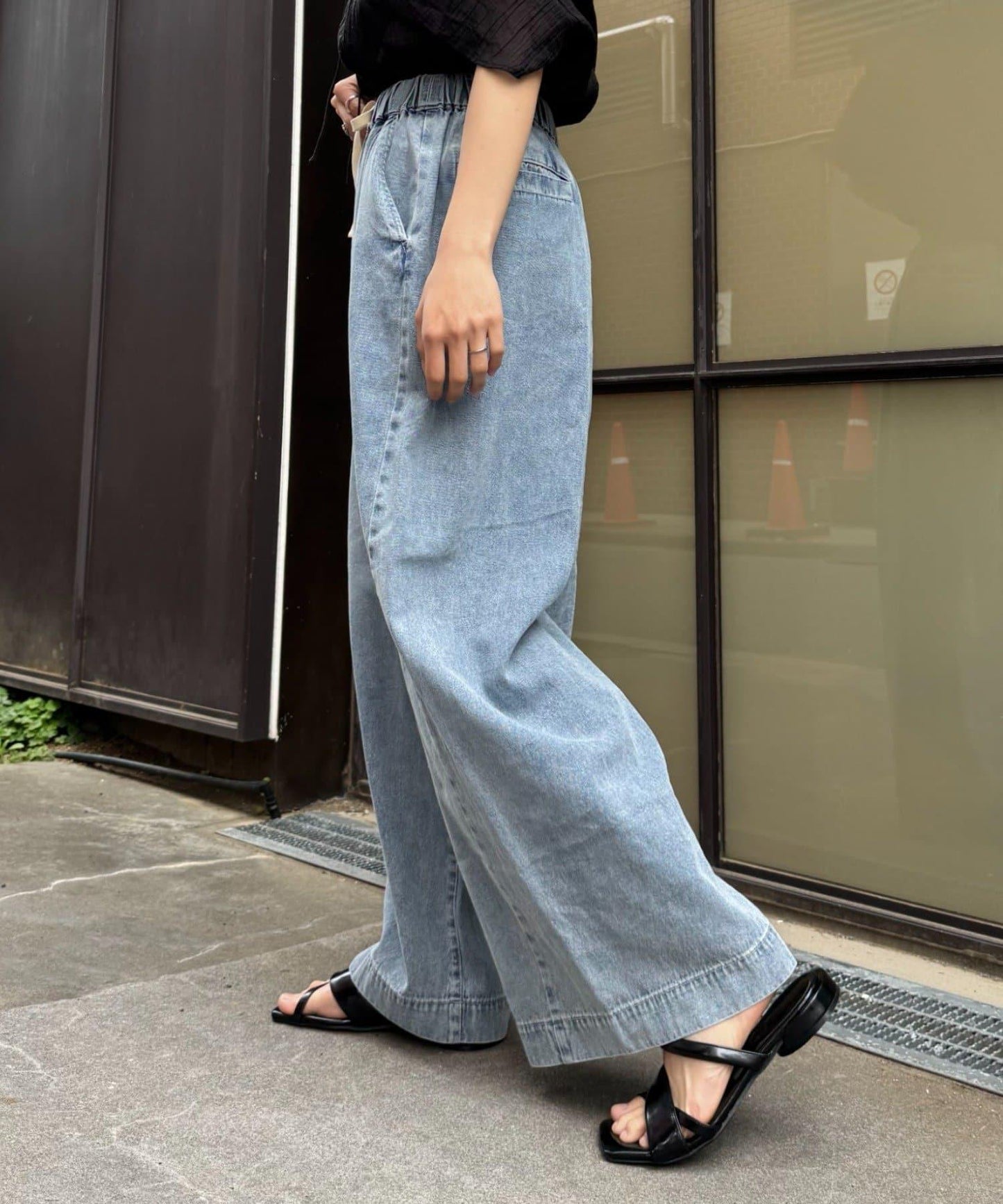 柔軟寬鬆牛仔褲