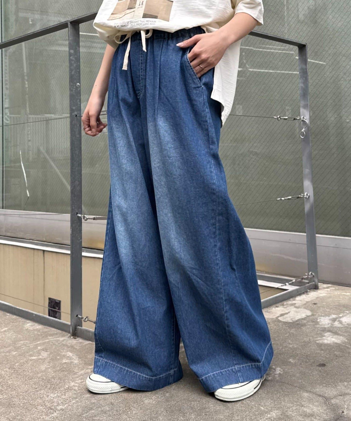 柔軟寬鬆牛仔褲