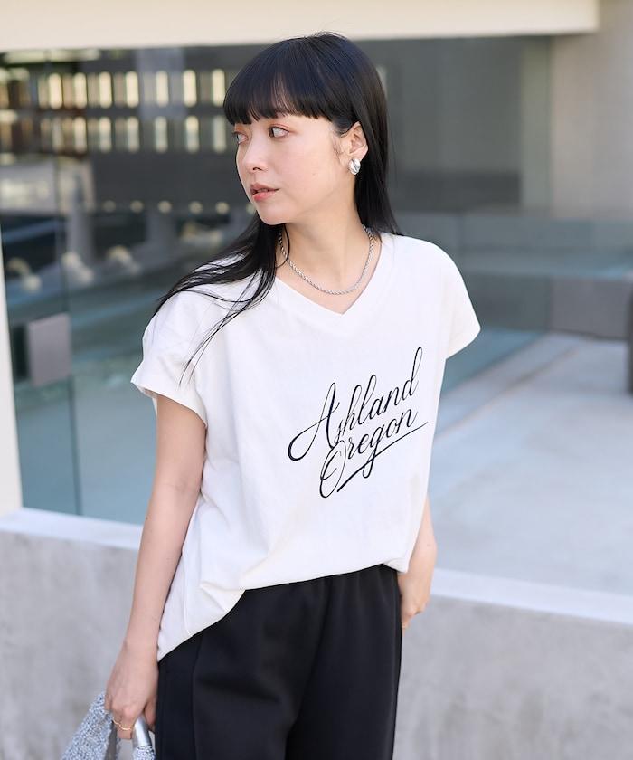 V領logo印花T恤
