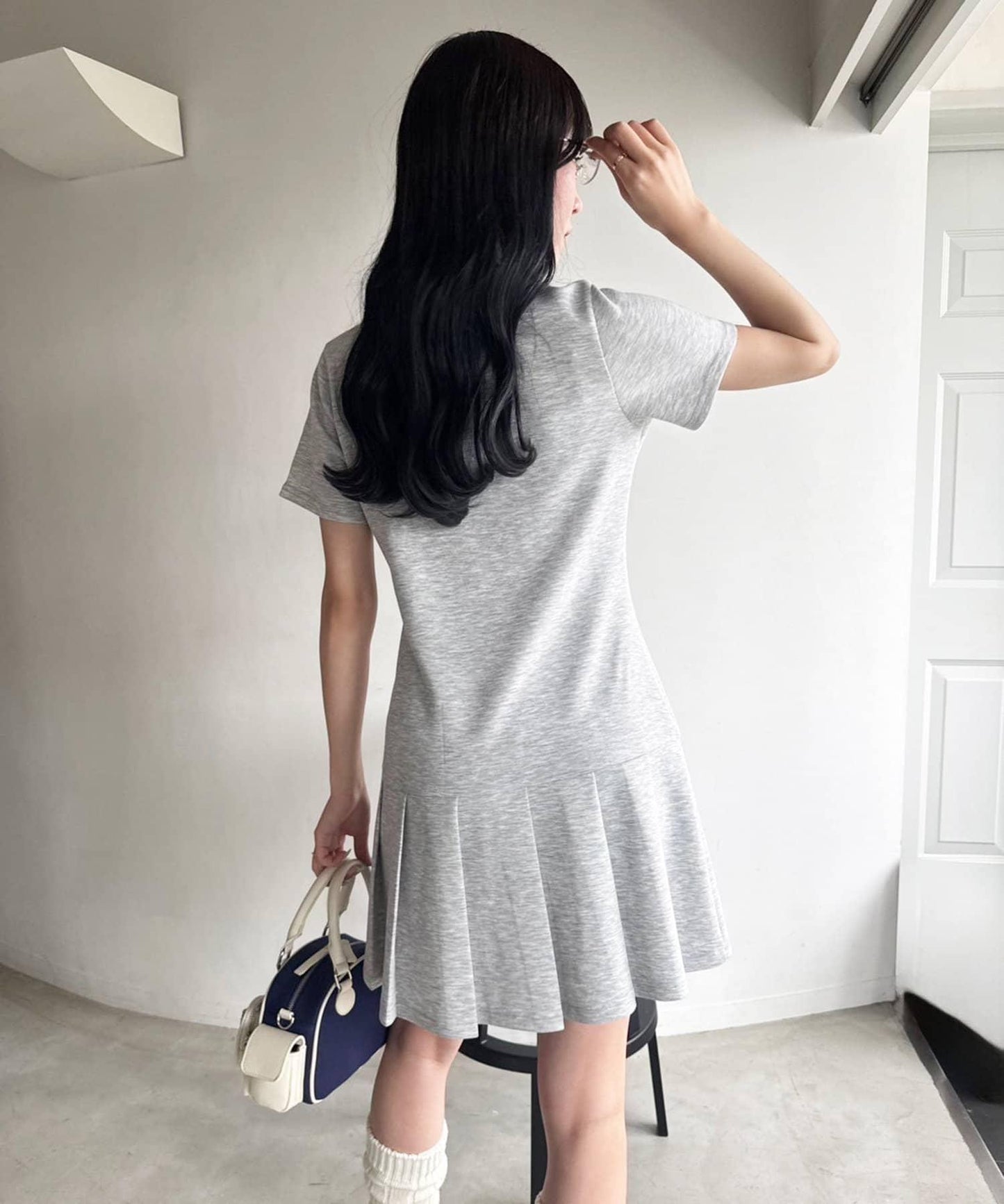 【一件接一件】修身迷你連衣裙