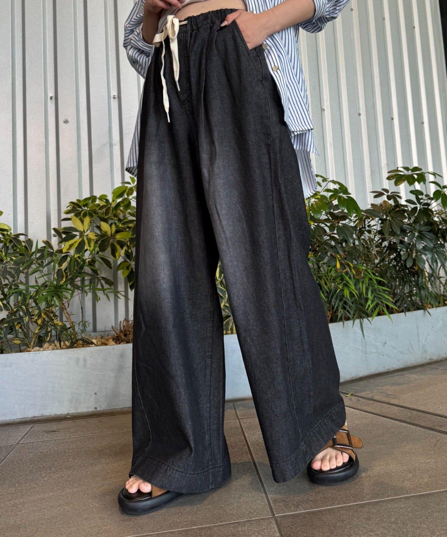 柔軟寬鬆牛仔褲