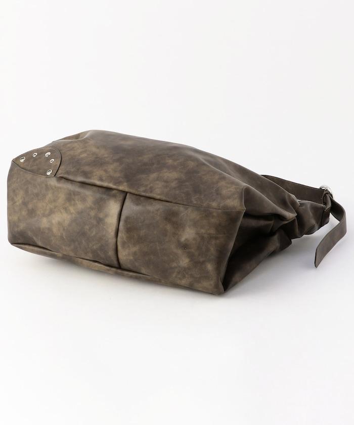 皮質圓形鉚釘肩揹包