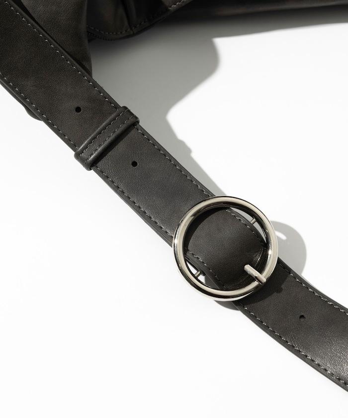 皮質圓形鉚釘肩揹包