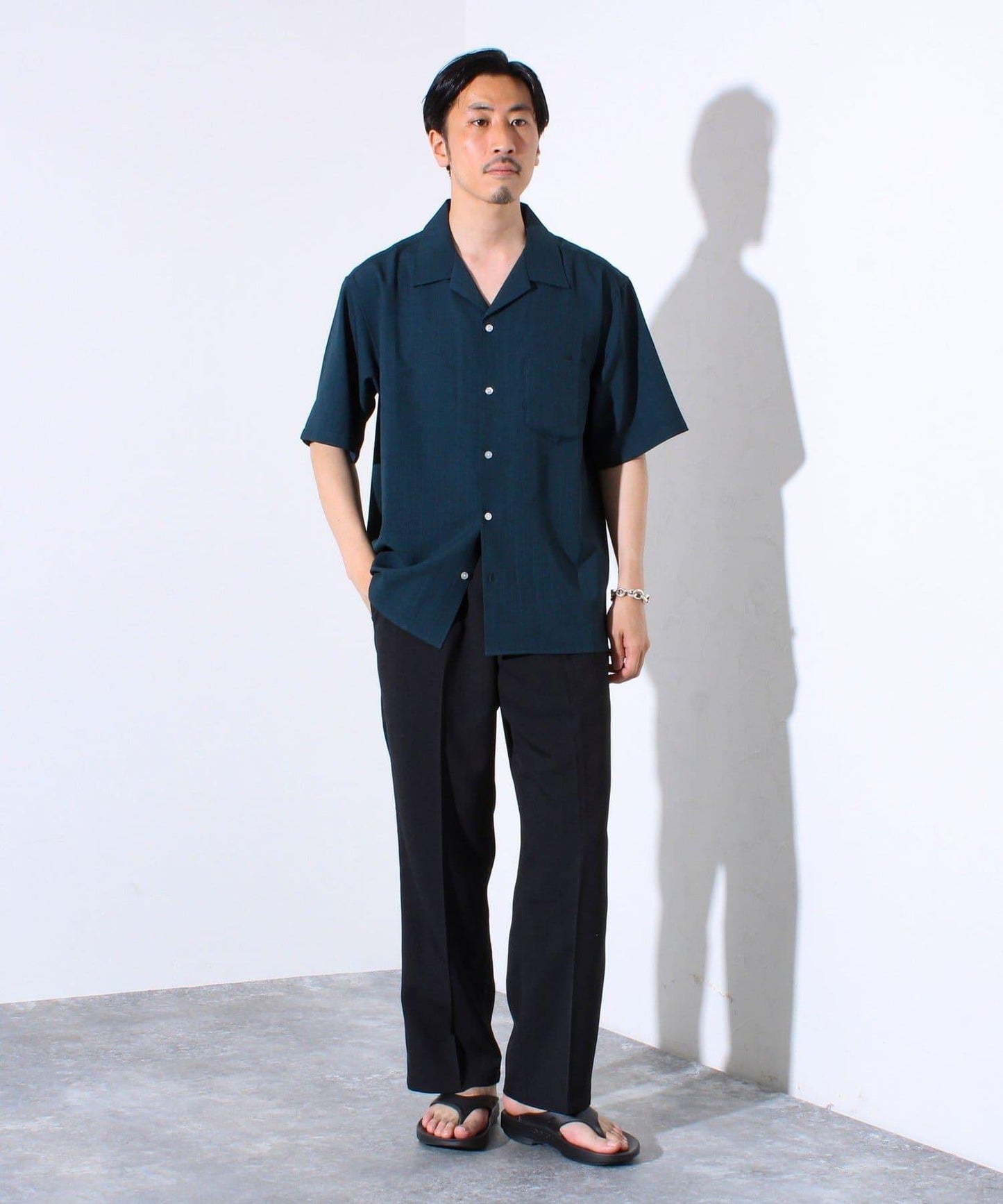 【GLOSTER】折褶設計 乾爽面料 寬鬆直筒 西褲褲裝