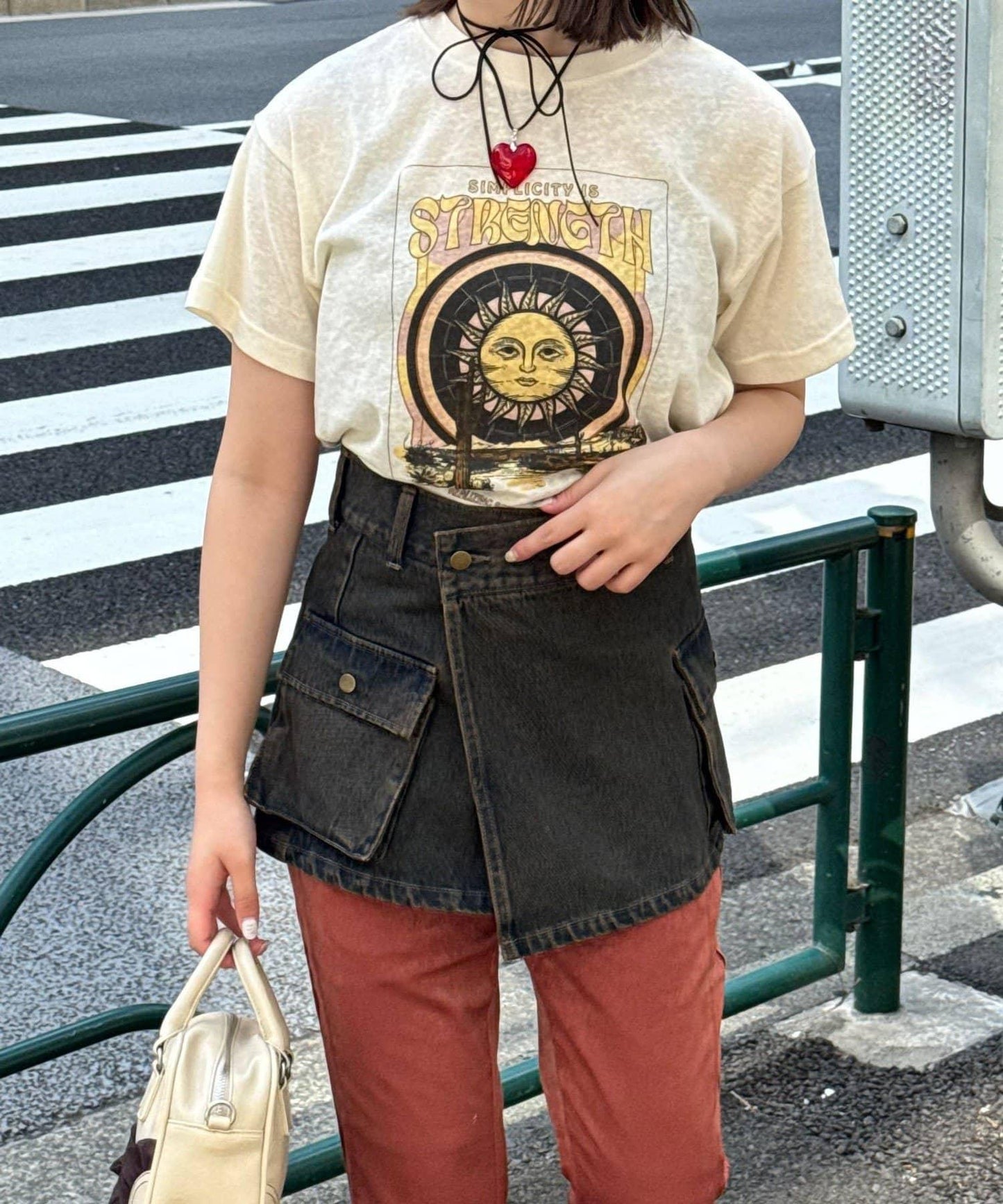 牛仔卷邊裙