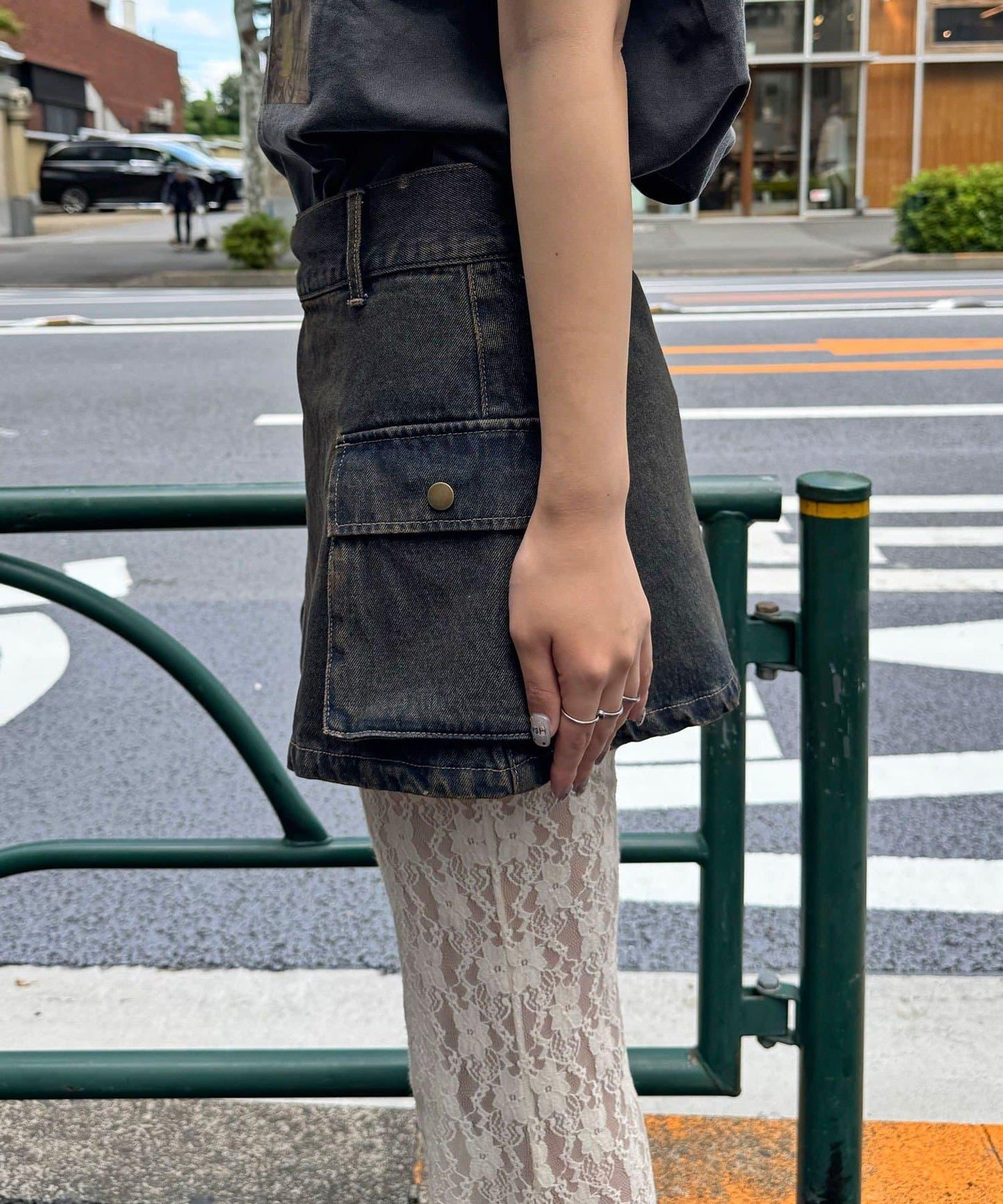 牛仔卷邊裙