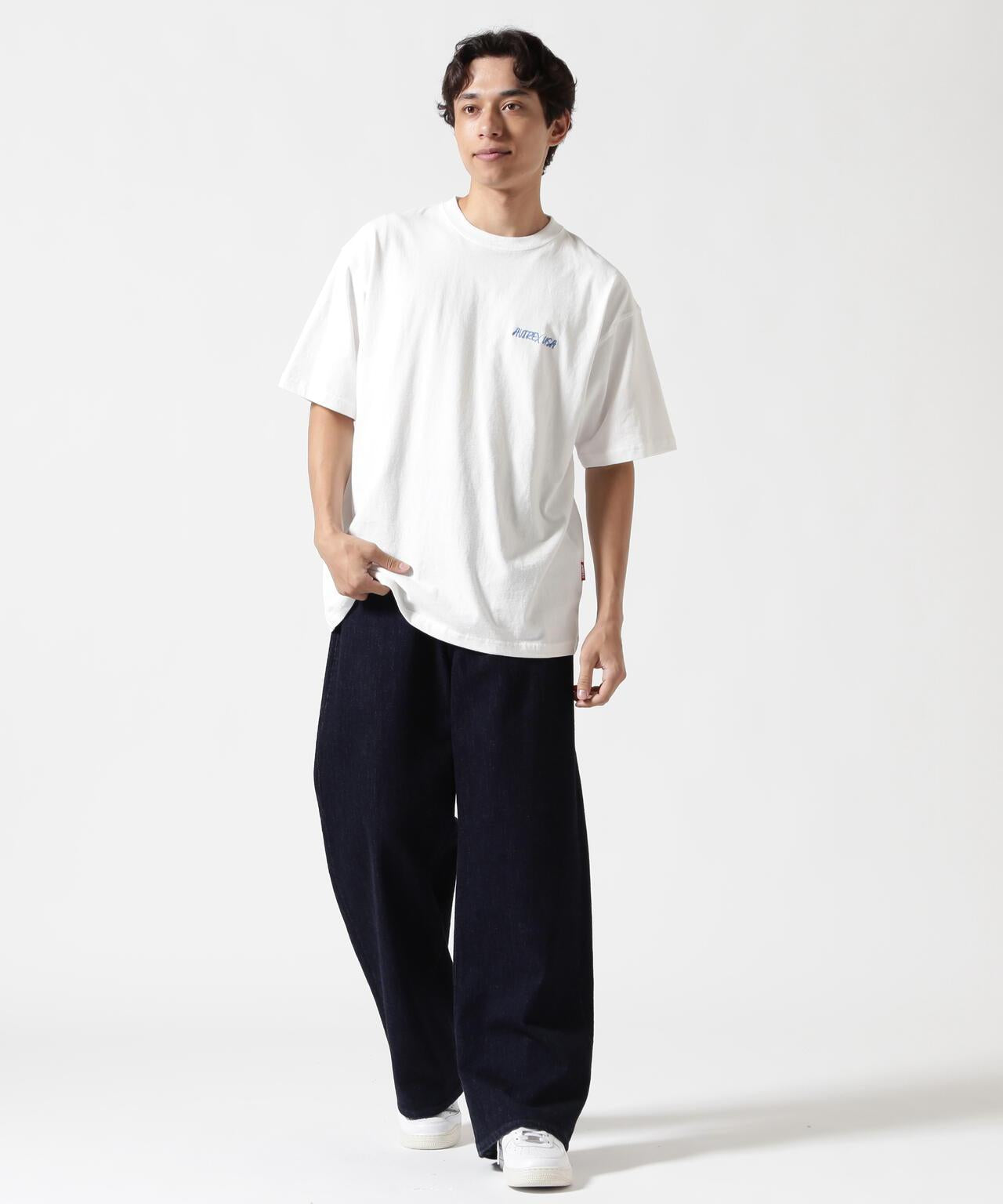 《直營店限定》塗鴉刺繡T恤