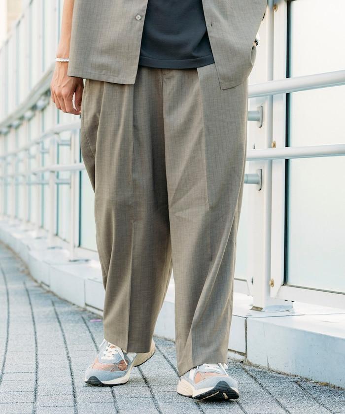 Reflax 功能性材料 寬鬆剪裁 輕鬆條紋西褲