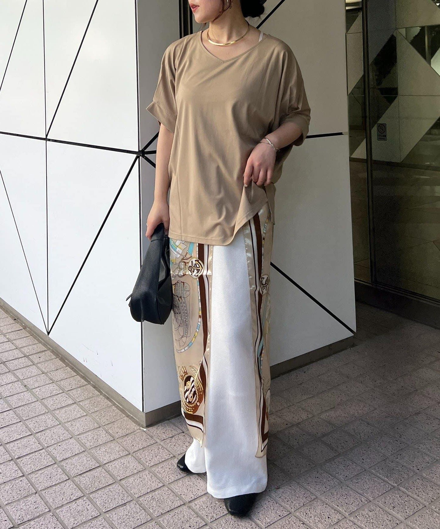 【適合工作】頸鍊套裝、前後兩用T恤