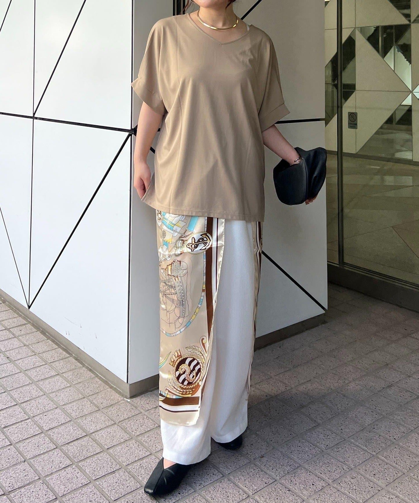 【適合工作】頸鍊套裝、前後兩用T恤
