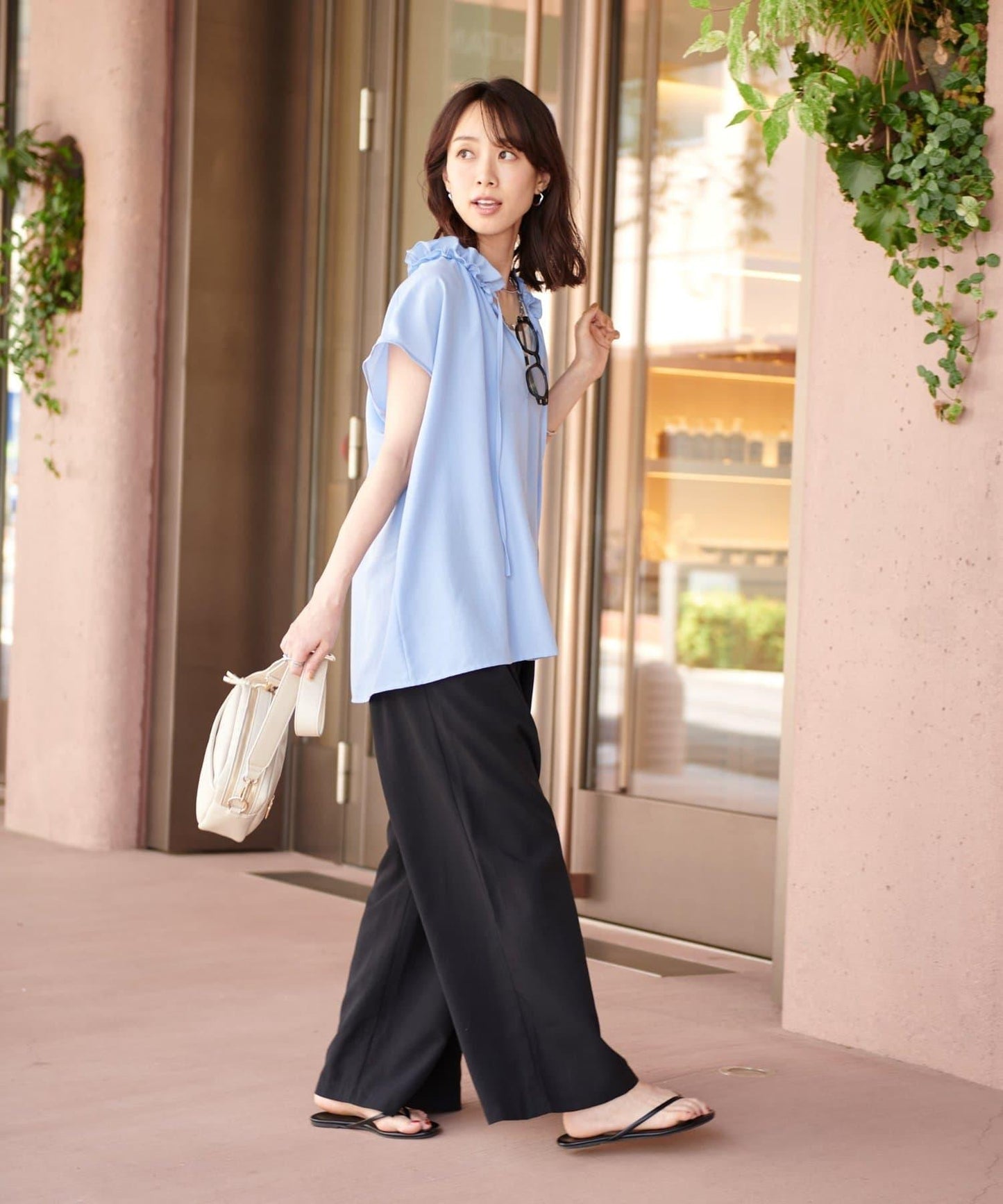 《全方向大人女性感◎》纖維綢緞荷葉邊襯衫