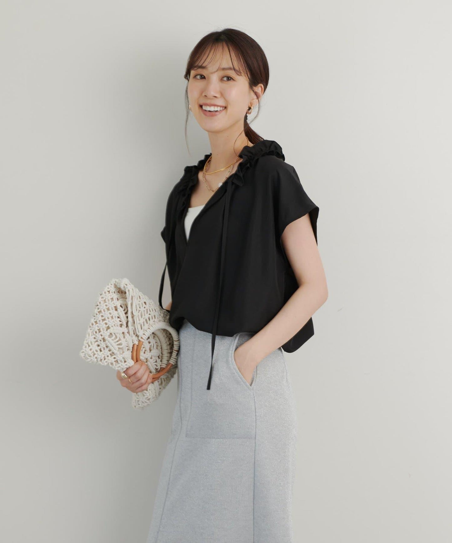 《全方向大人女性感◎》纖維綢緞荷葉邊襯衫