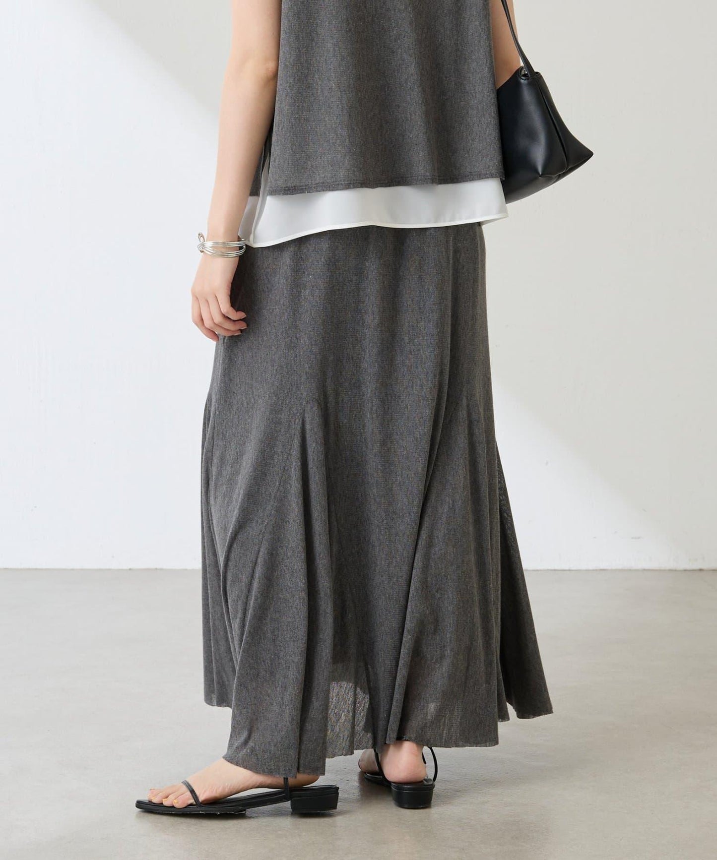 【不顯身體線條】絨面荷葉邊蓬蓬裙/卡塞特服