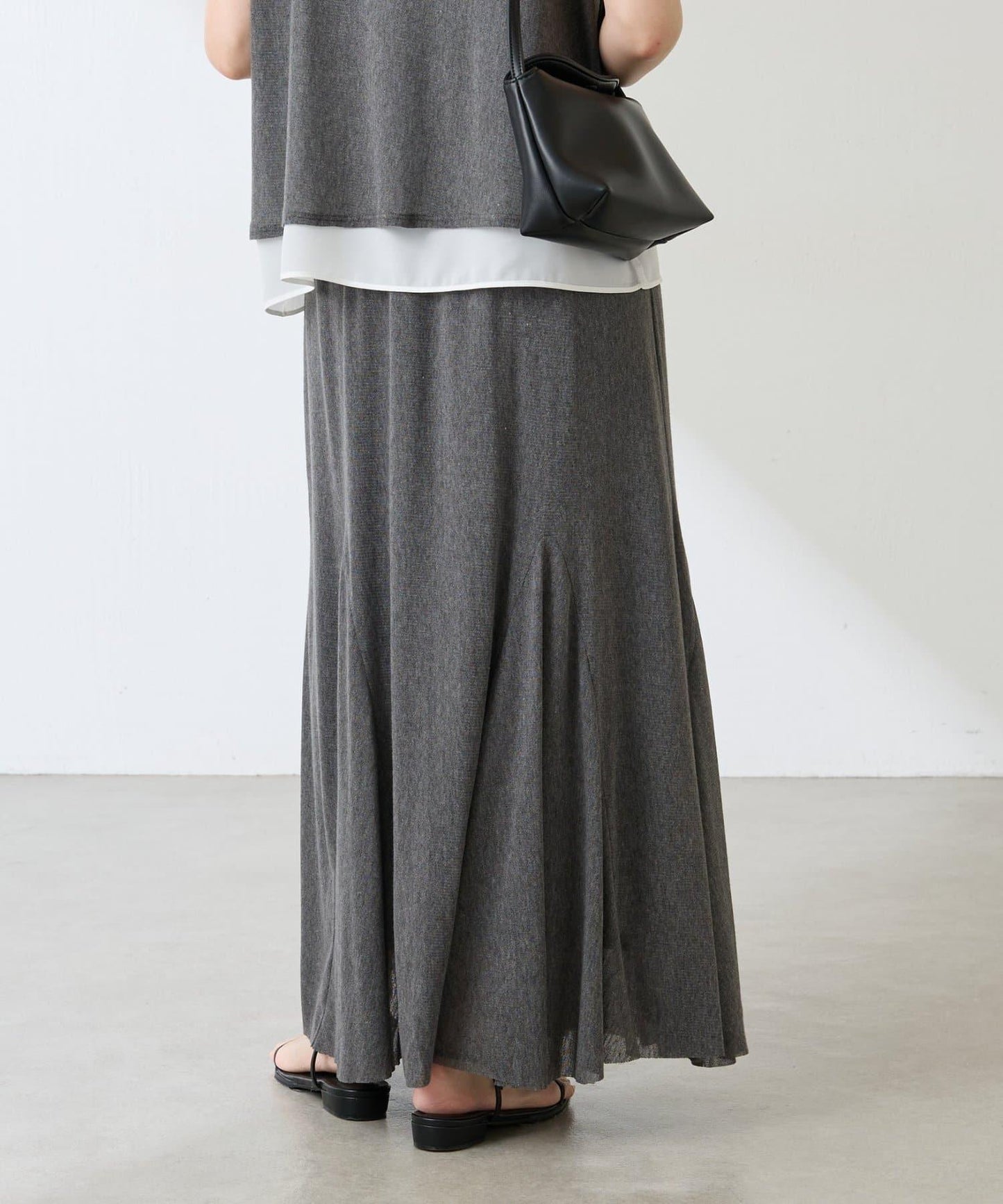 【不顯身體線條】絨面荷葉邊蓬蓬裙/卡塞特服