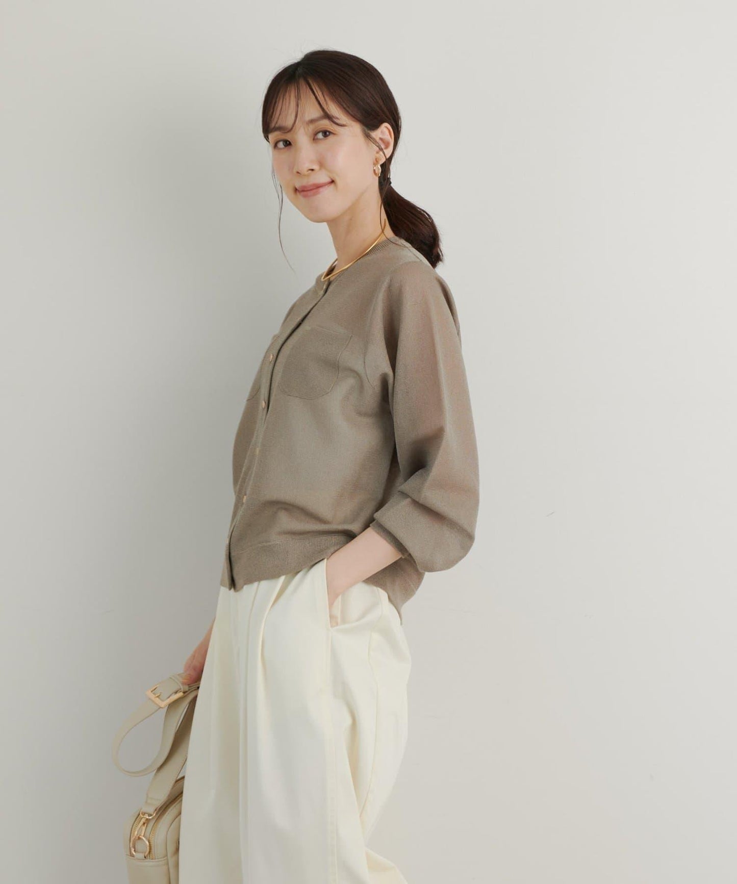 《成熟可愛得體》圓領閃亮針織開衫
