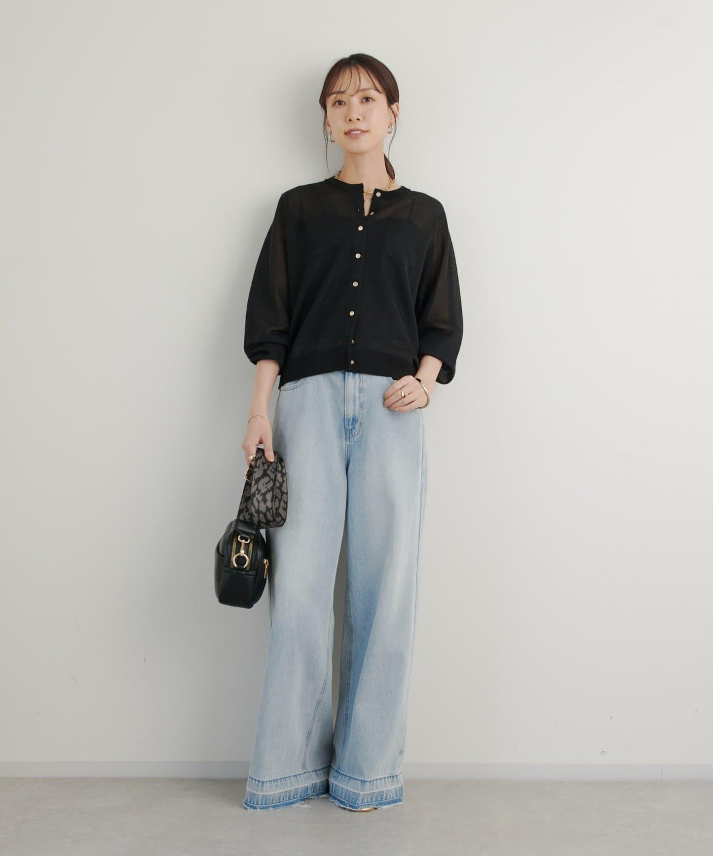 《成熟可愛得體》圓領閃亮針織開衫