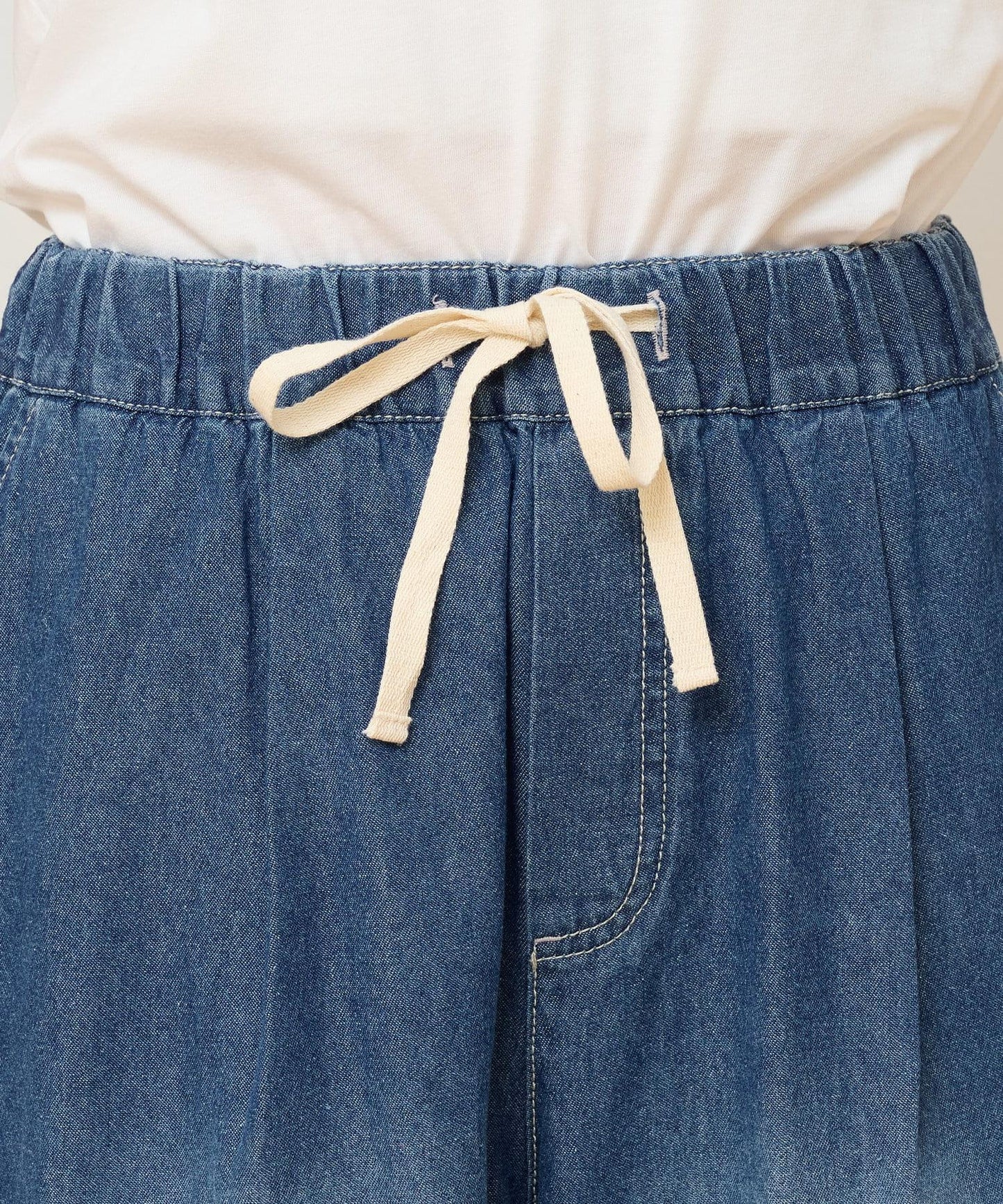 柔軟寬鬆牛仔褲