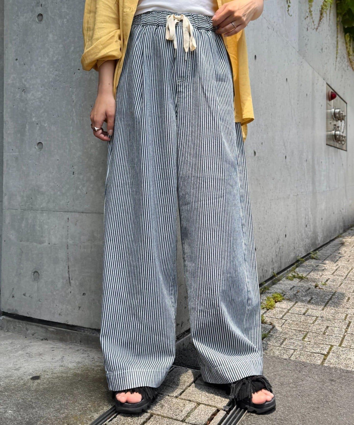 柔軟寬鬆牛仔褲