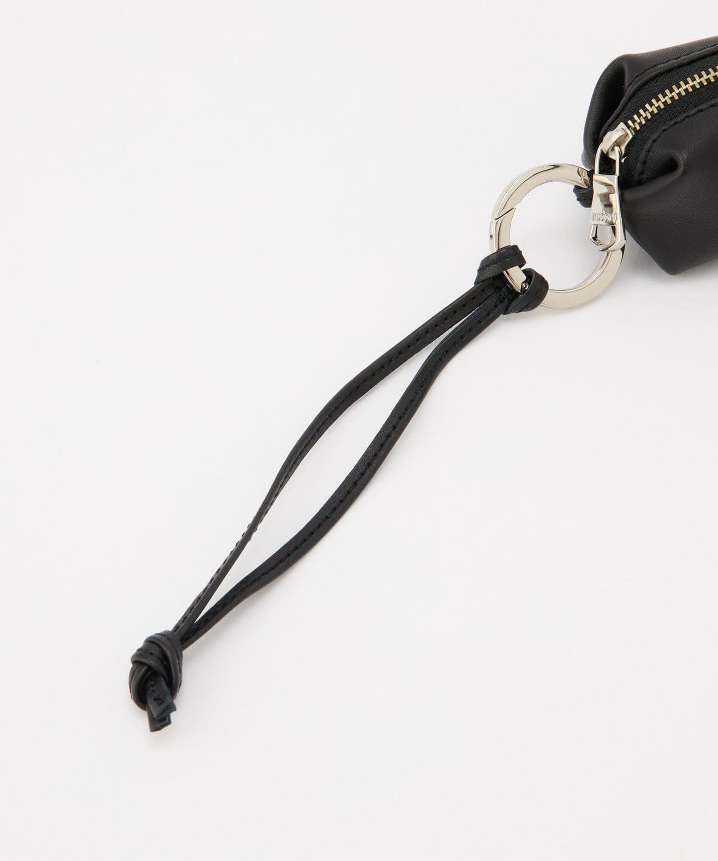 帶卡拉賓的小型皮革掛件袋