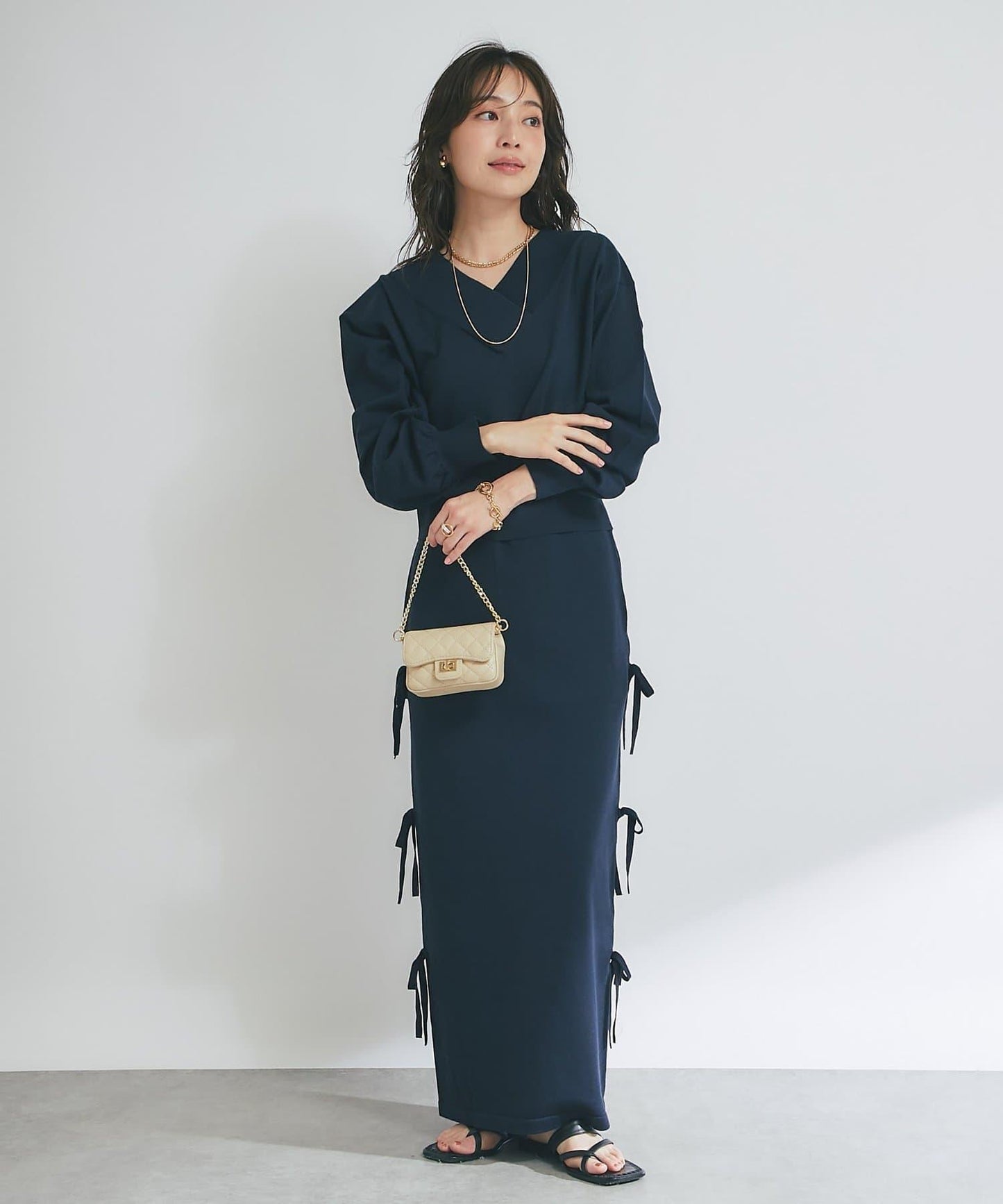 【La boutique BonBon】亮絲針織V領毛衣