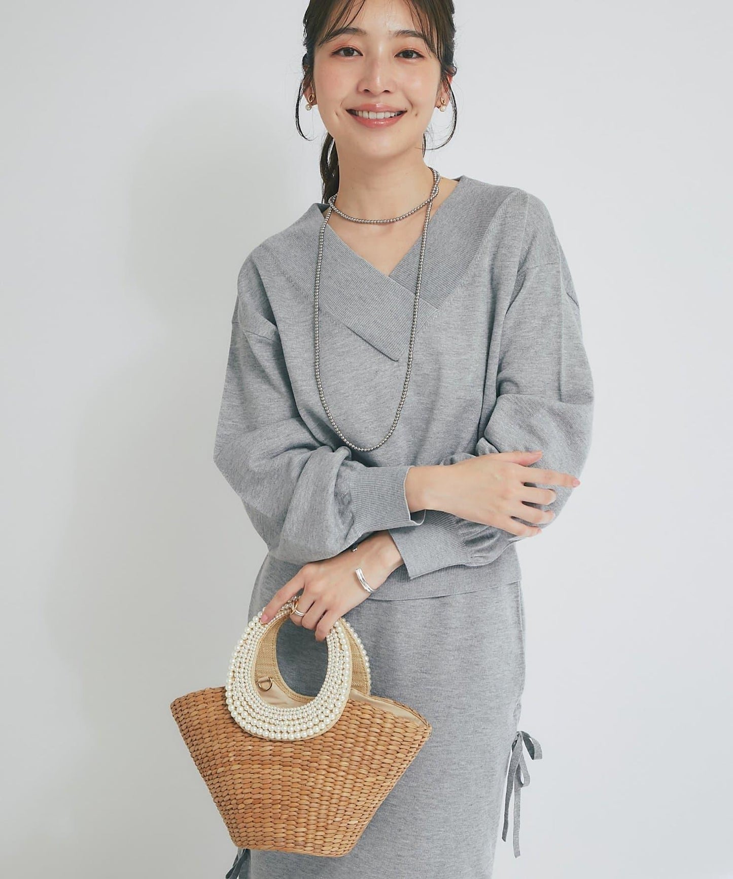 【La boutique BonBon】亮絲針織V領毛衣