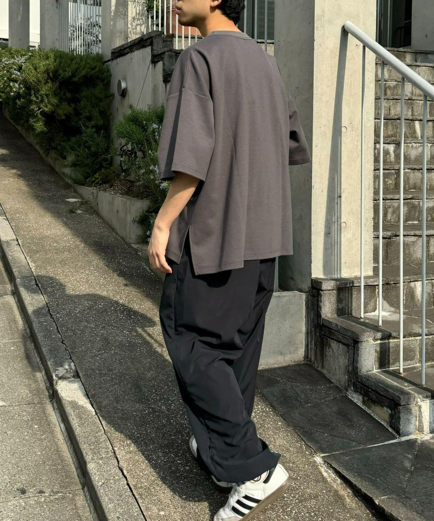 【男女通用】平紋高計數側開叉寬鬆T恤