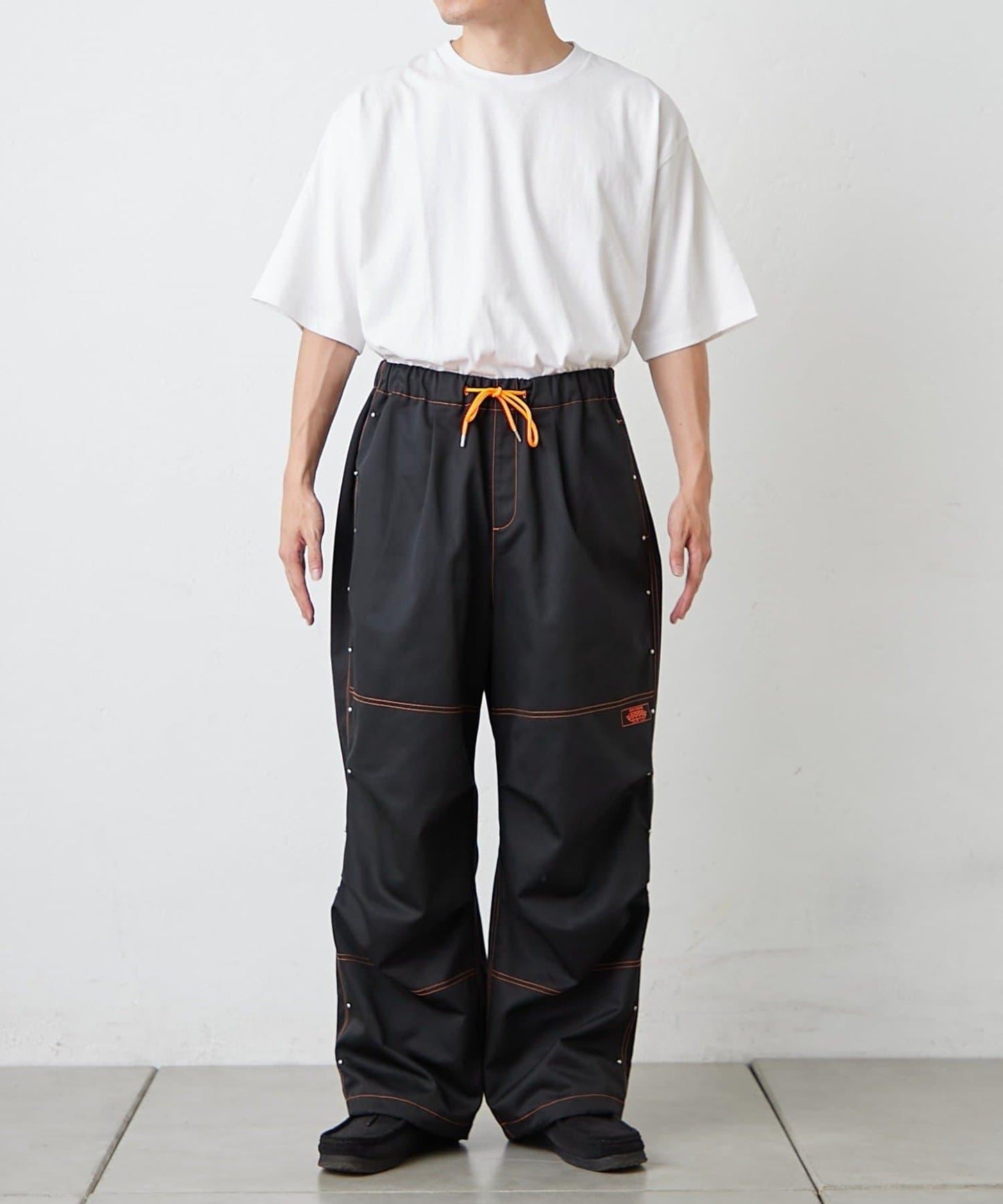 【SG】雙層膝部鉚釘傘布褲