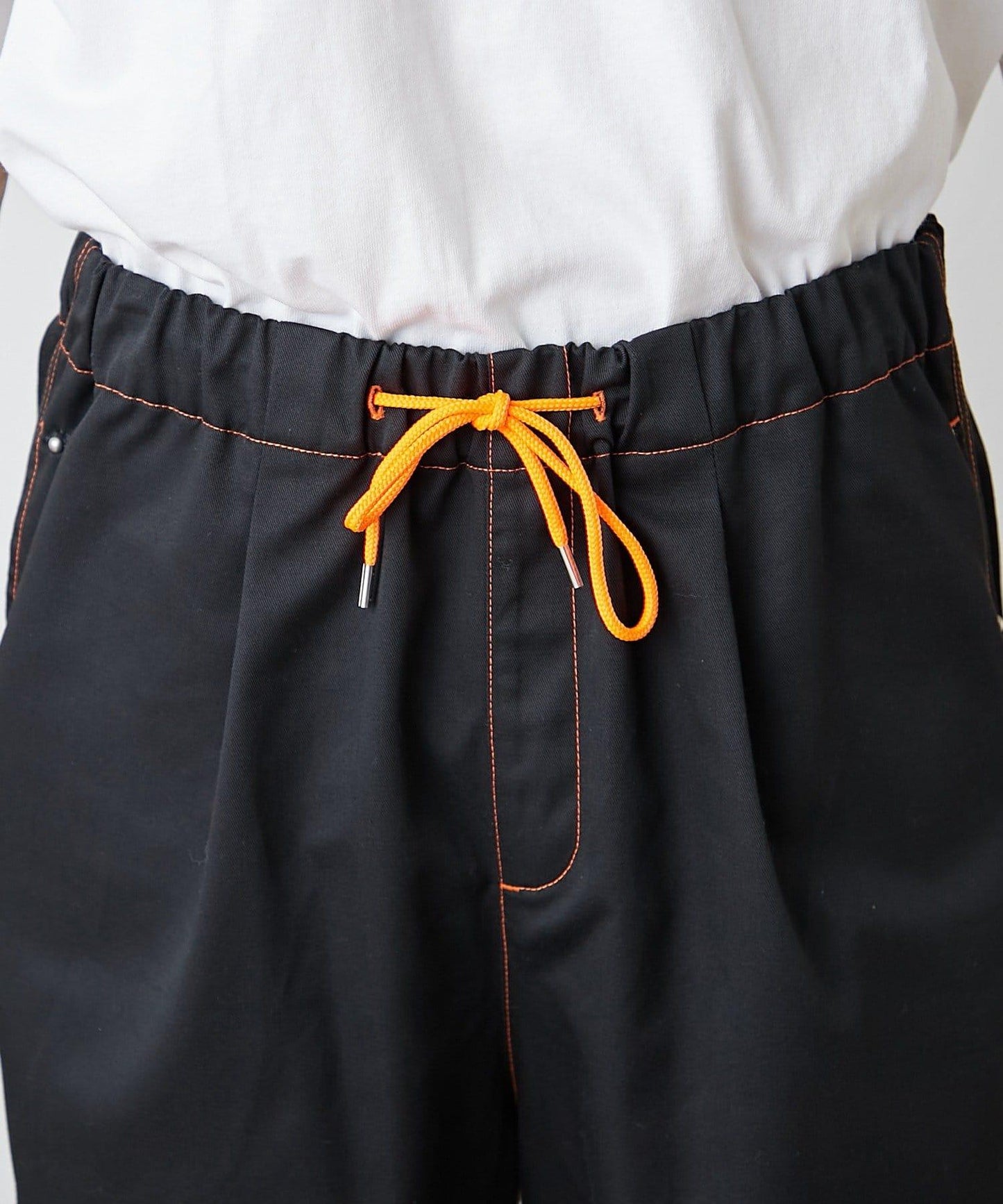 【SG】雙層膝部鉚釘傘布褲