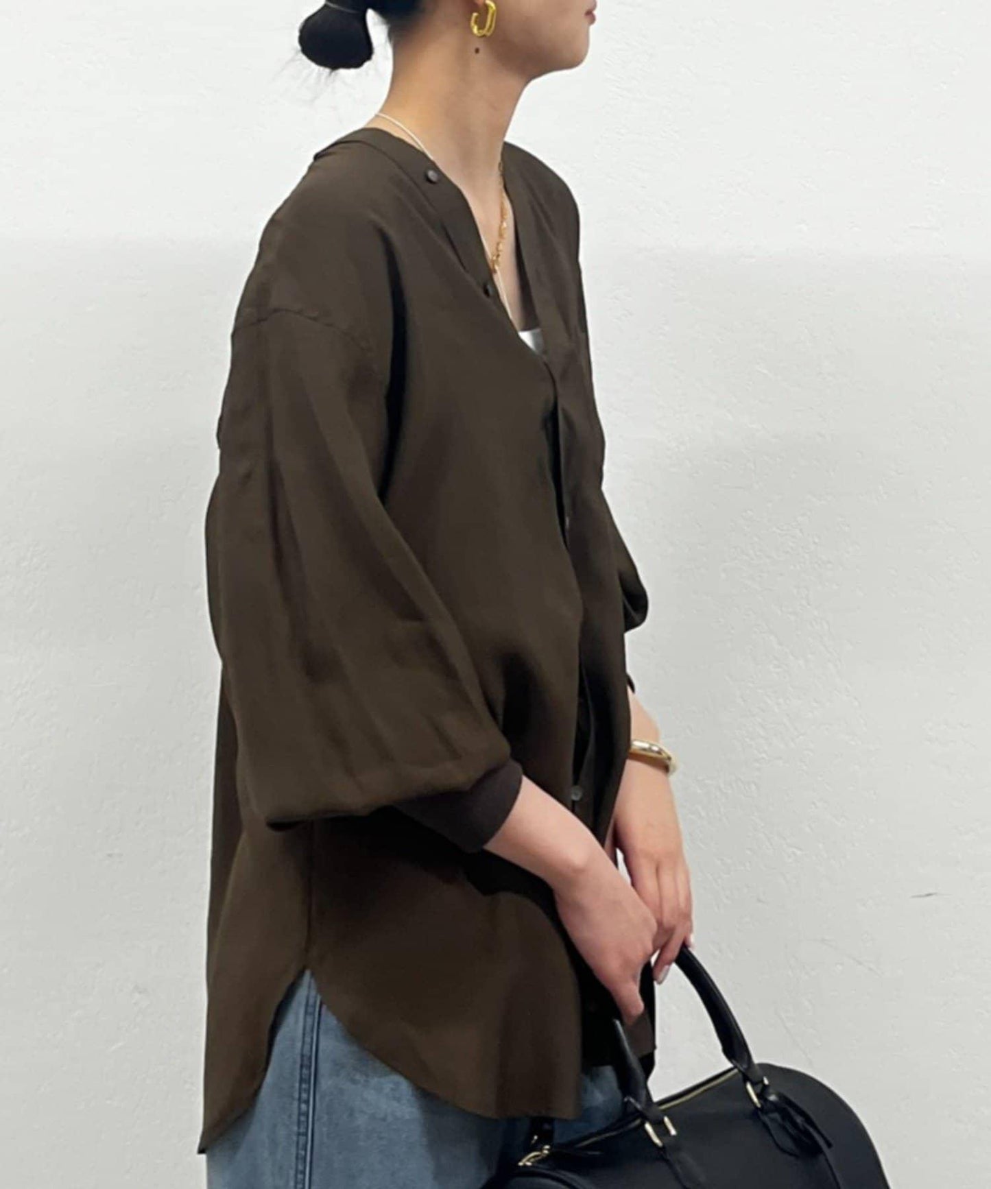 袖口收口V領襯衫