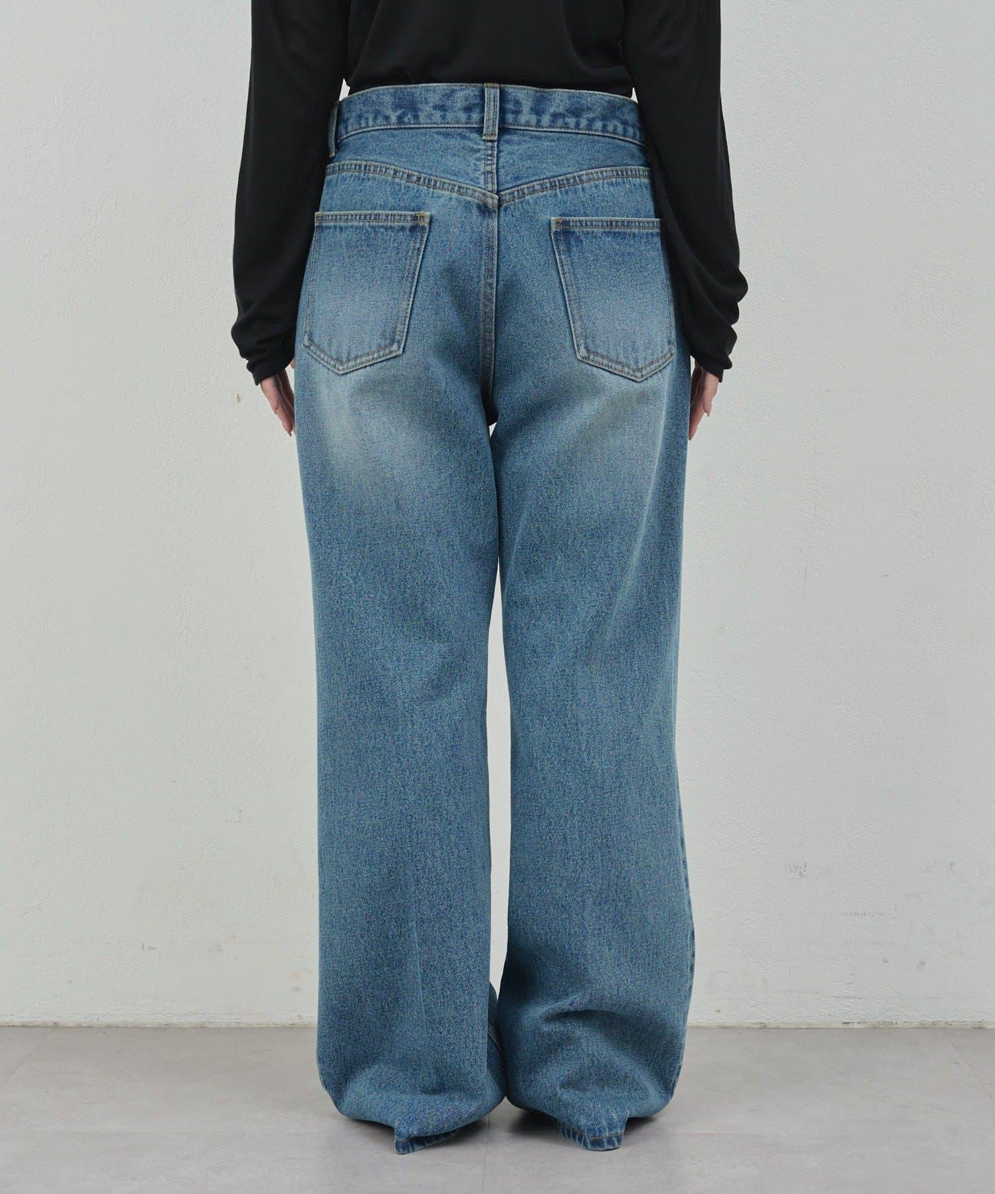 中高腰中筋喇叭牛仔褲