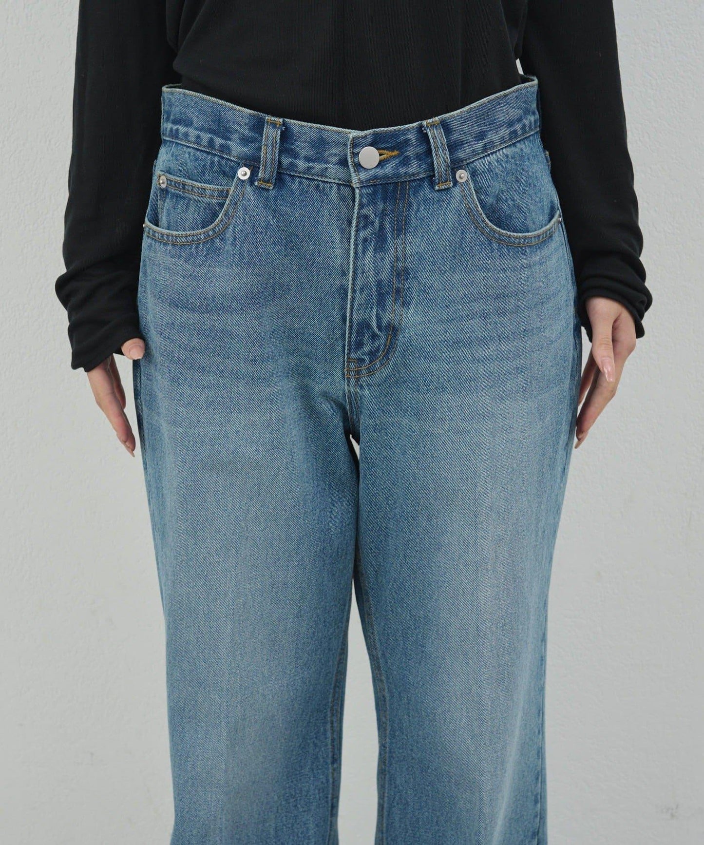 中高腰中筋喇叭牛仔褲