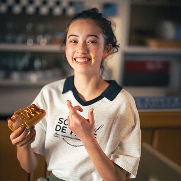 【防汙處理】翻領開襟字母T恤