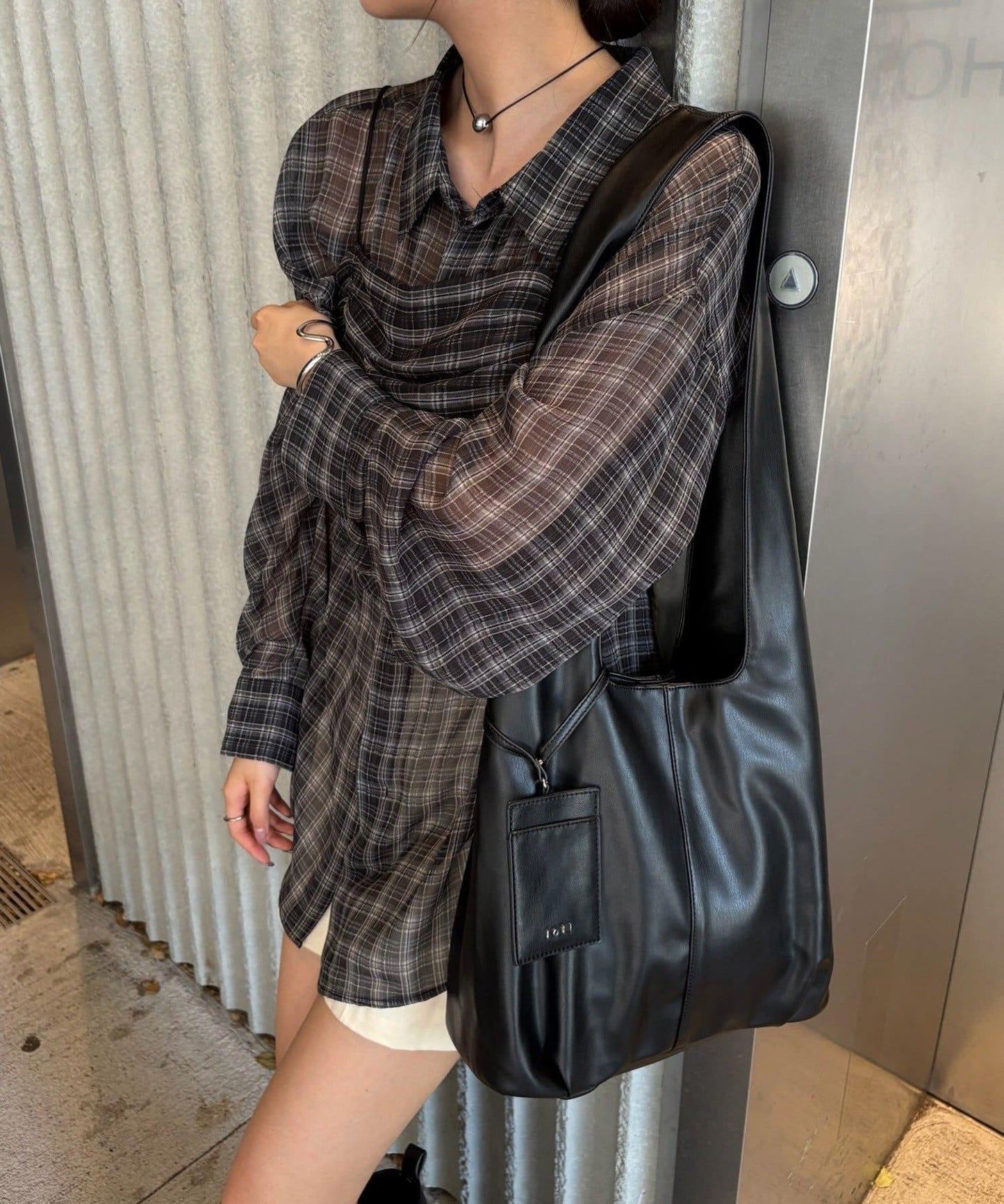 loti 帶化妝包的絨麵皮手提包