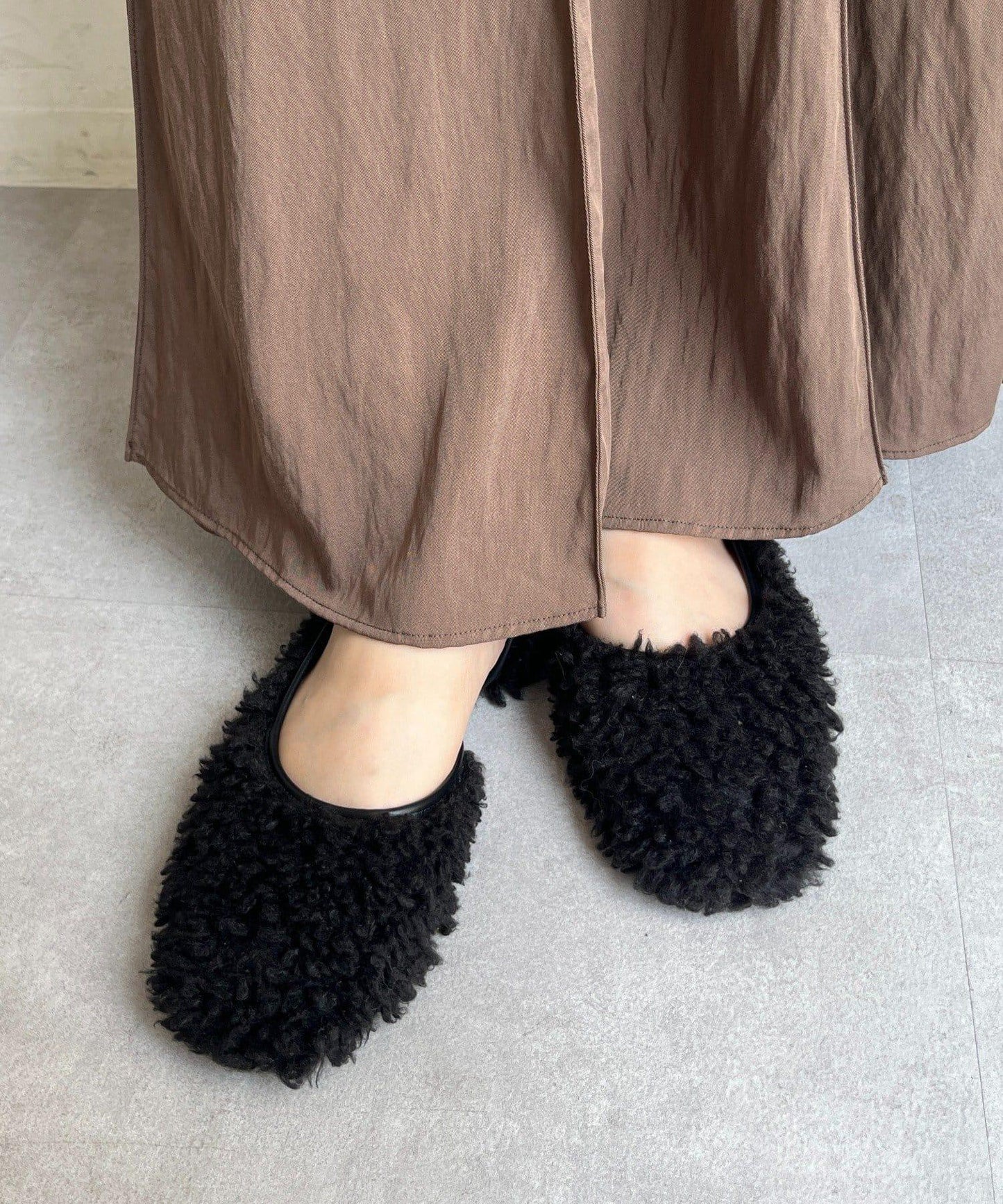 サイドオープンボアフラットシューズ