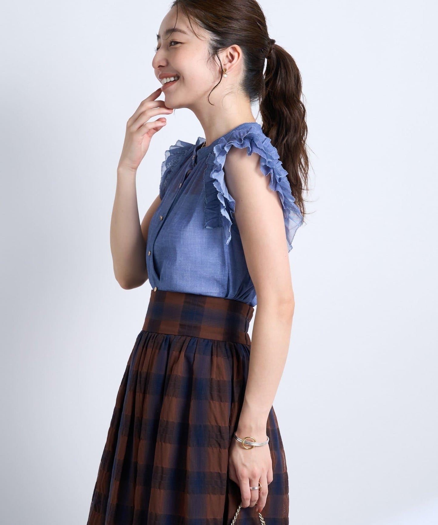 牛仔風網紗荷葉邊襯衫