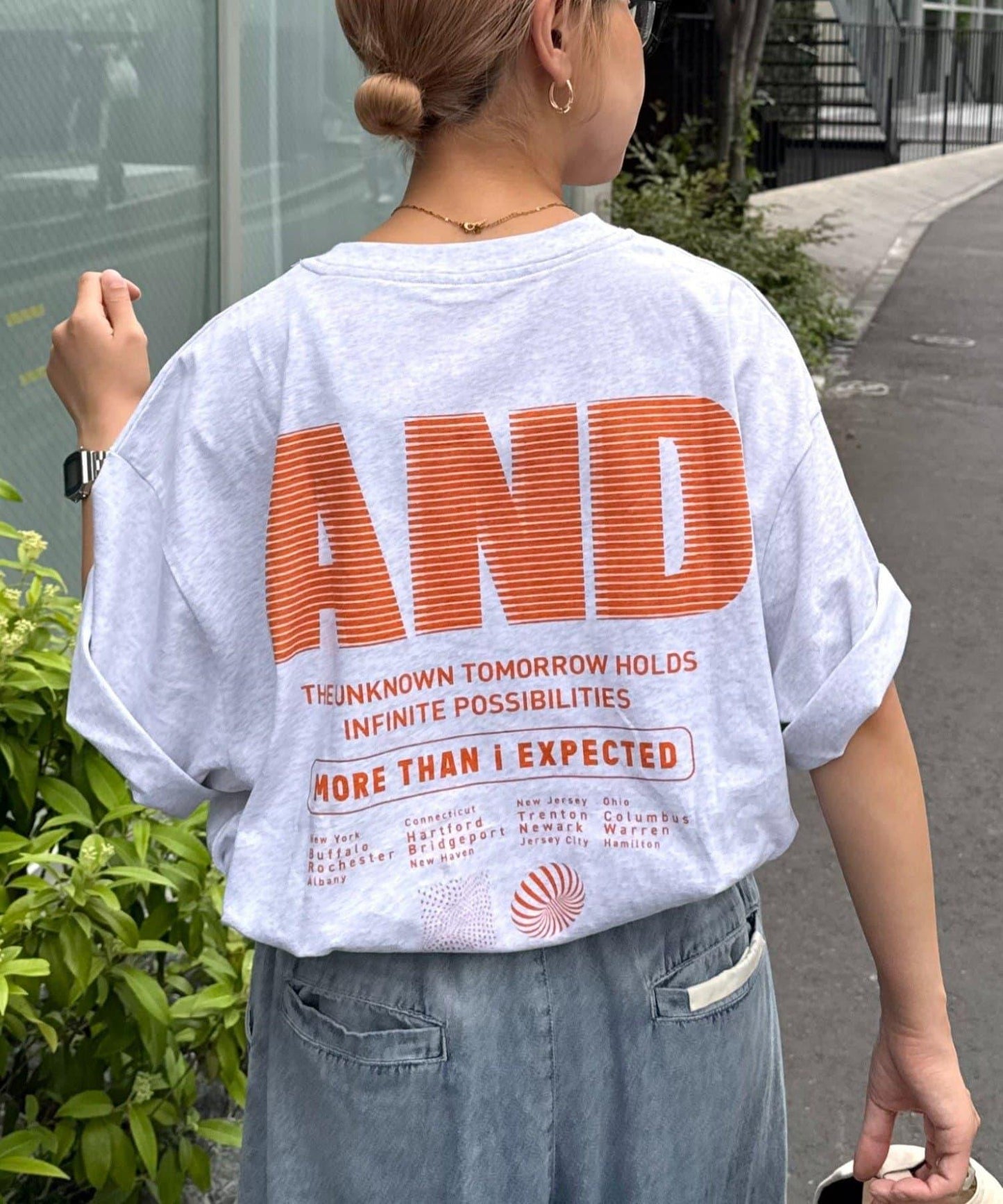 多色圖形印花T恤