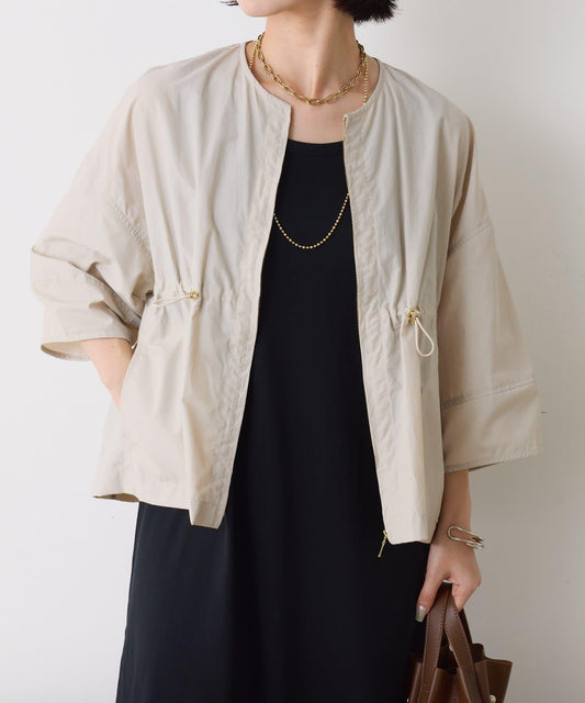 腰部收緊尼龍夾克