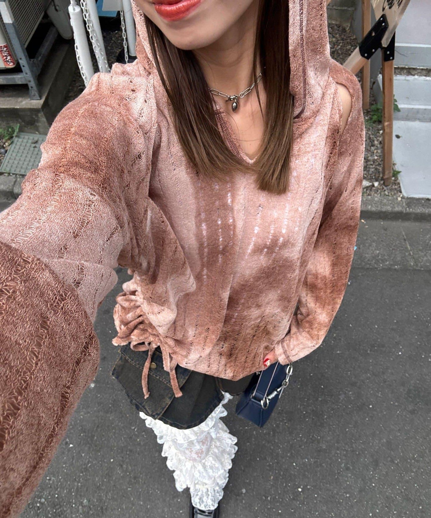 肩部開衩條紋印花連帽衫