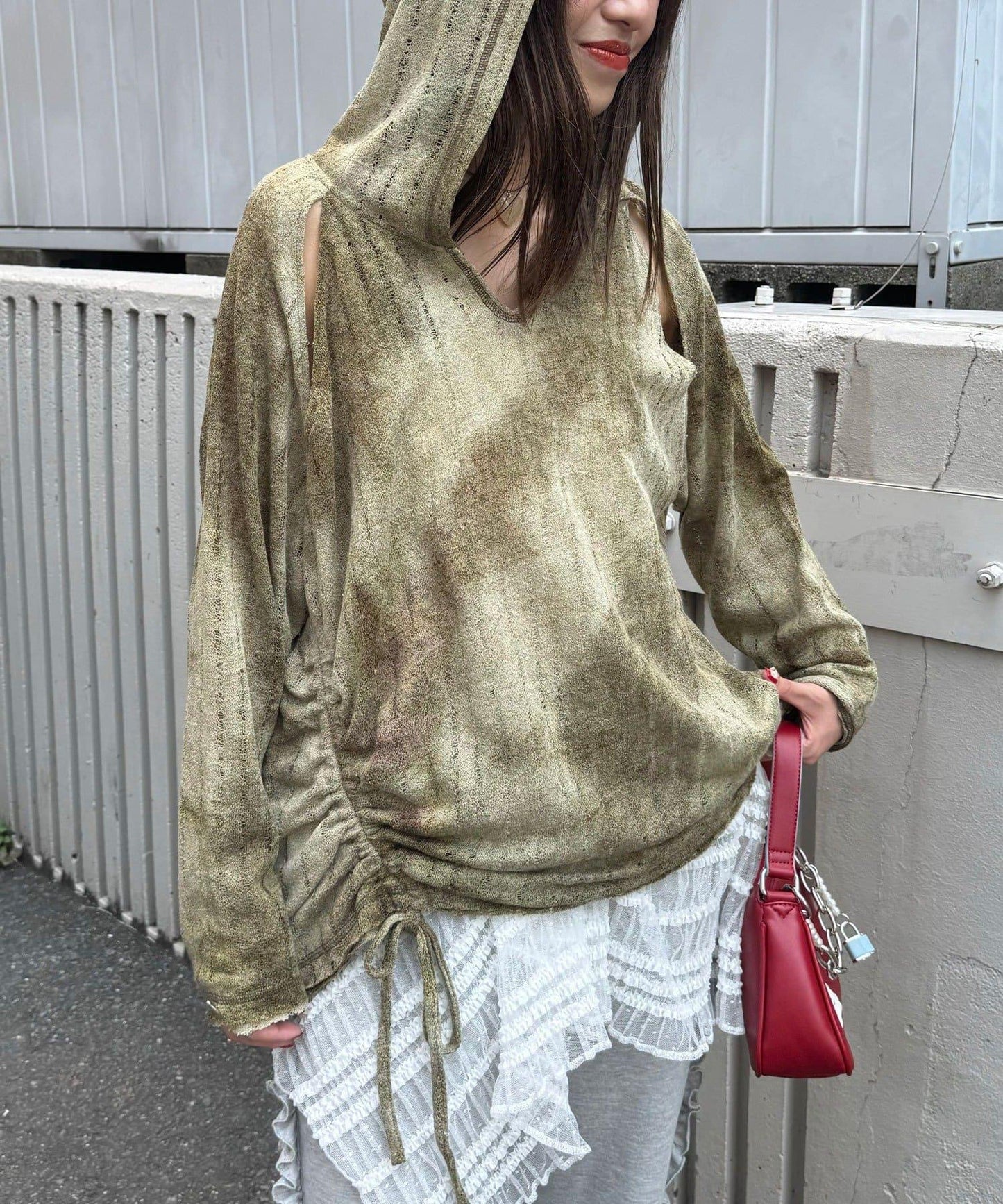 肩部開衩條紋印花連帽衫