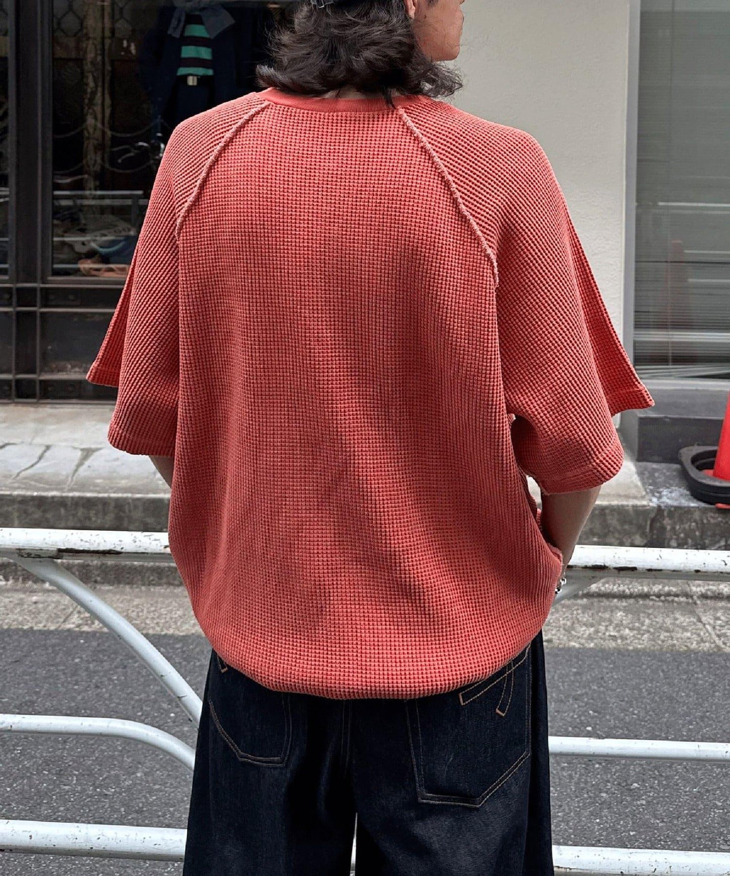 顏料呢華夫餅亨利領T恤