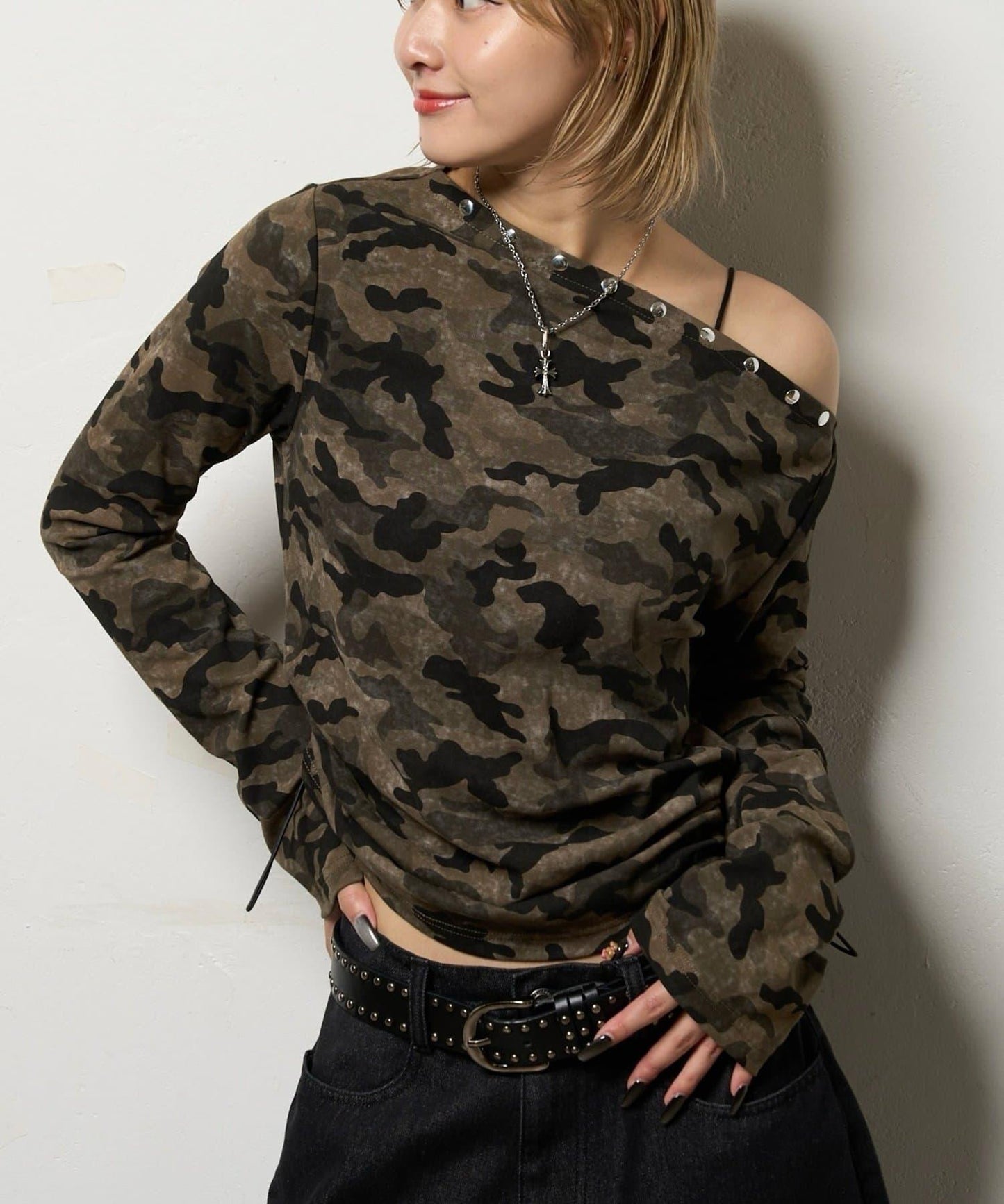 【AW】混搭鉚釘吊帶上衣