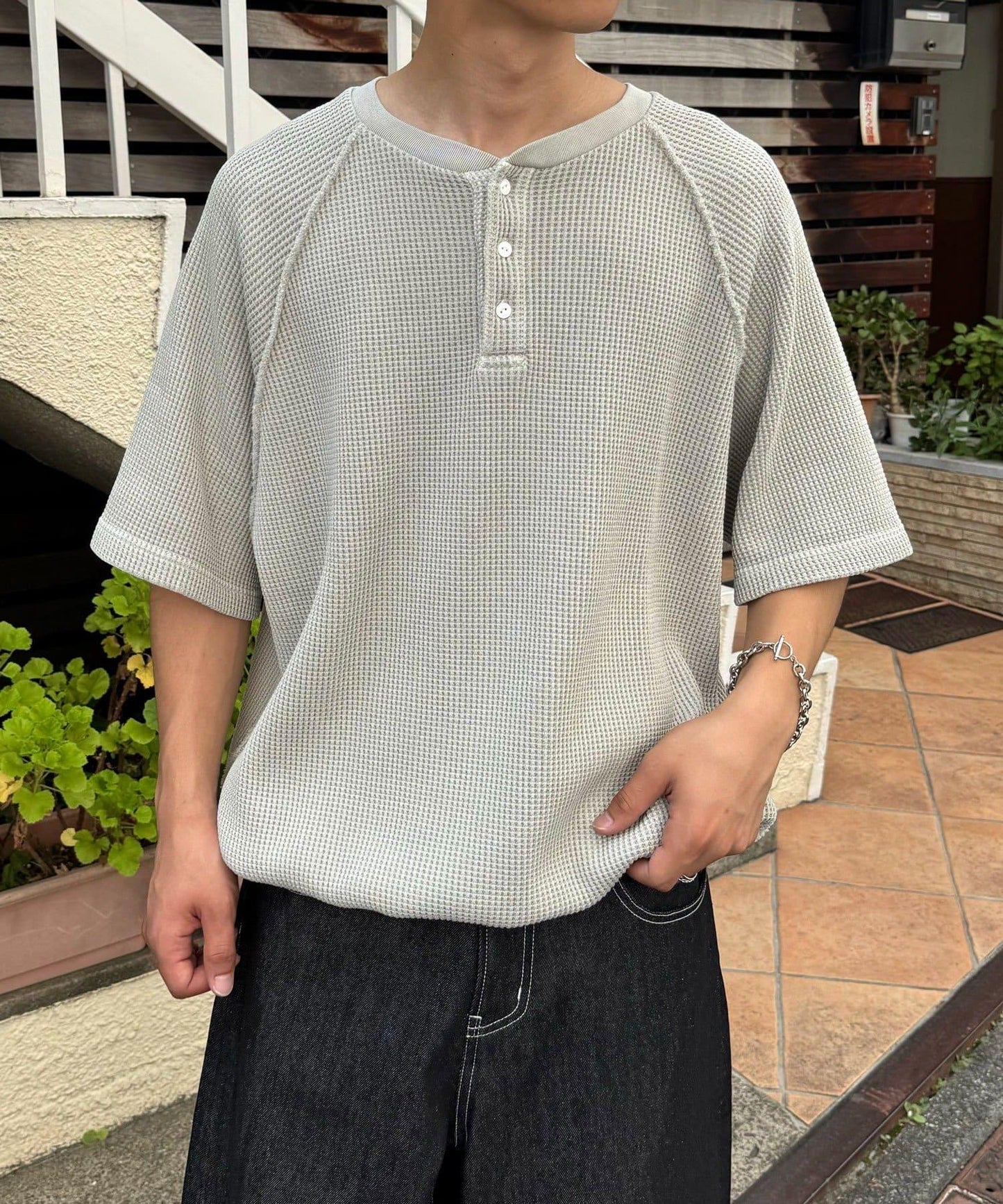 顏料呢華夫餅亨利領T恤