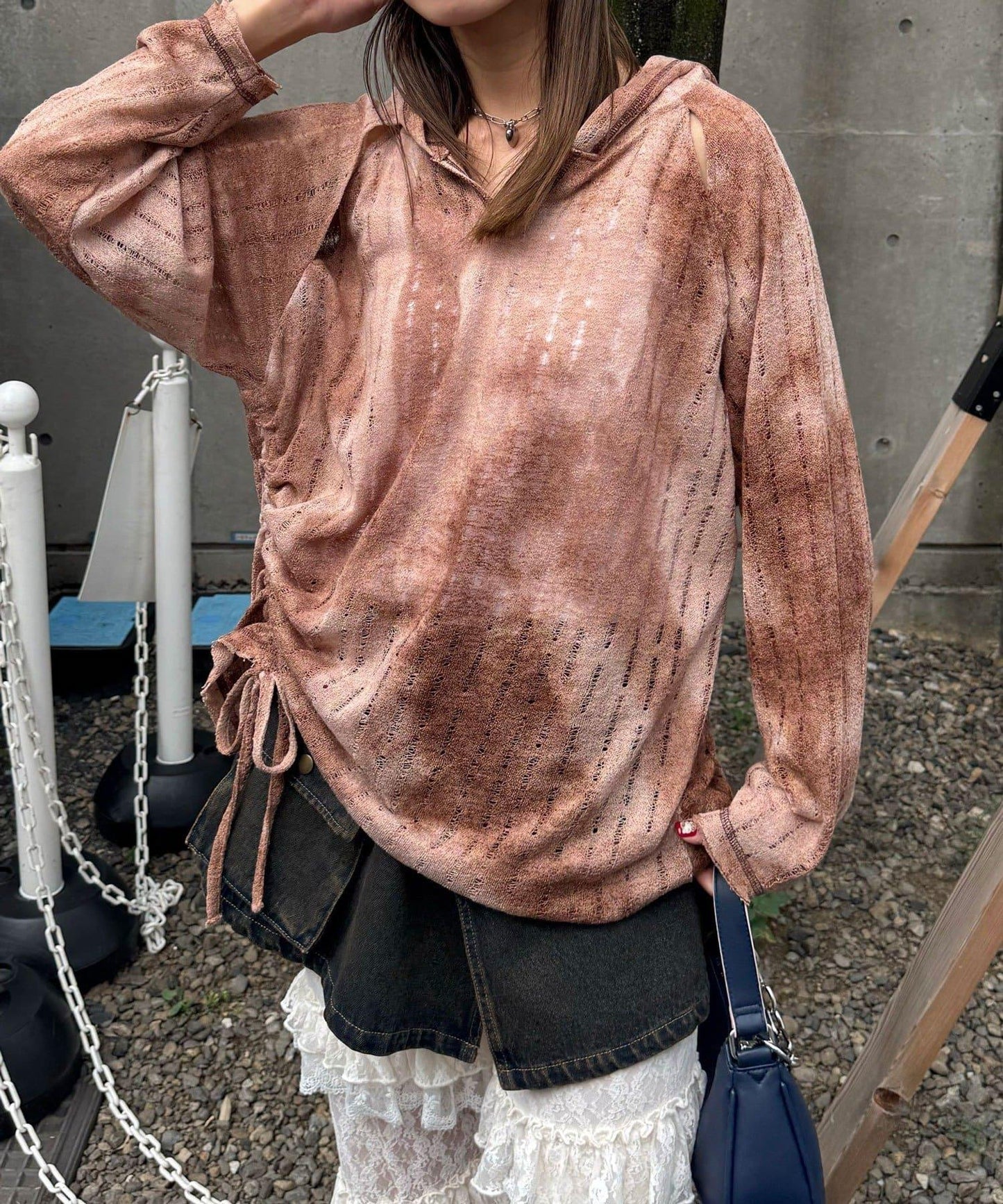 肩部開衩條紋印花連帽衫