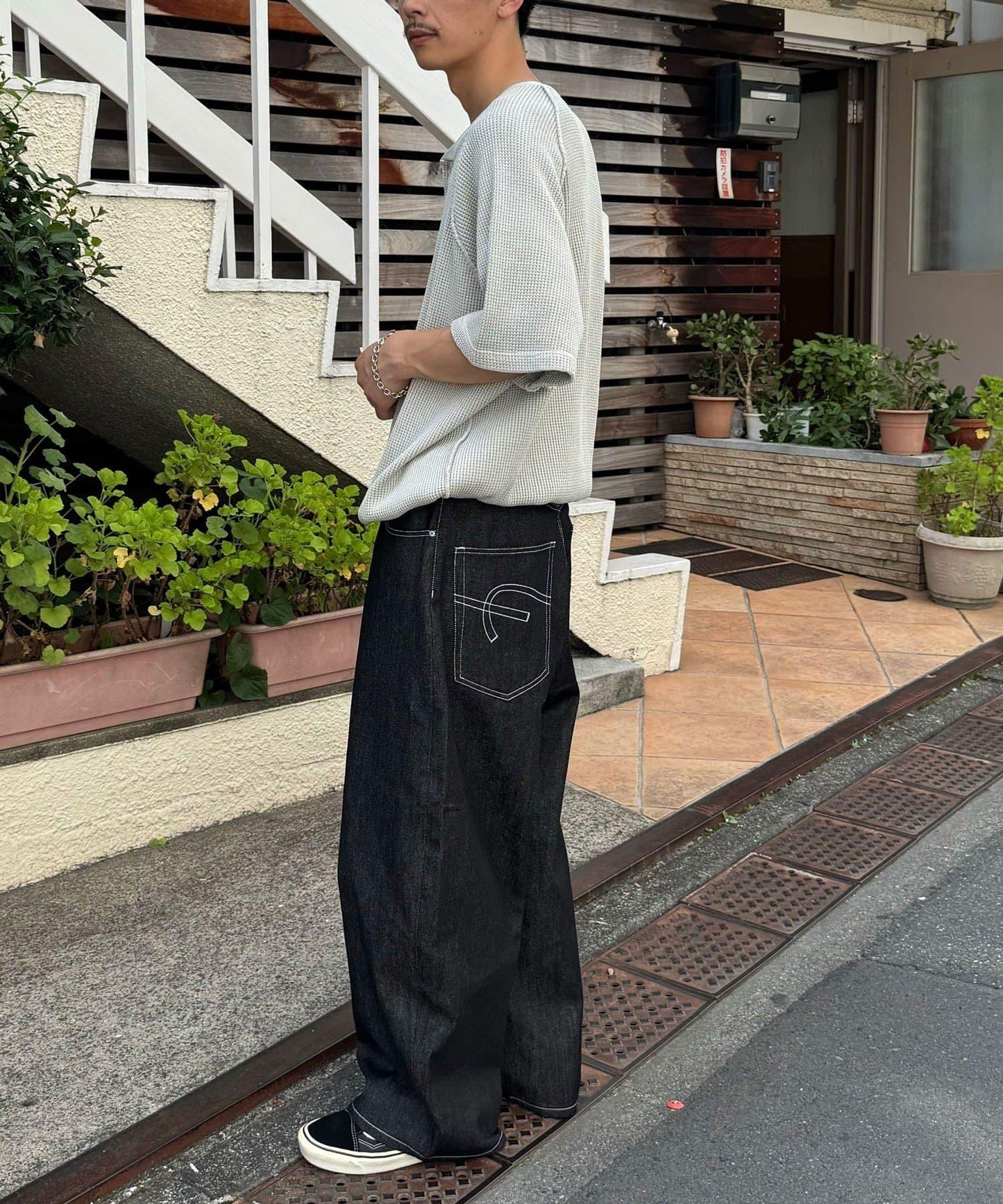 顏料呢華夫餅亨利領T恤