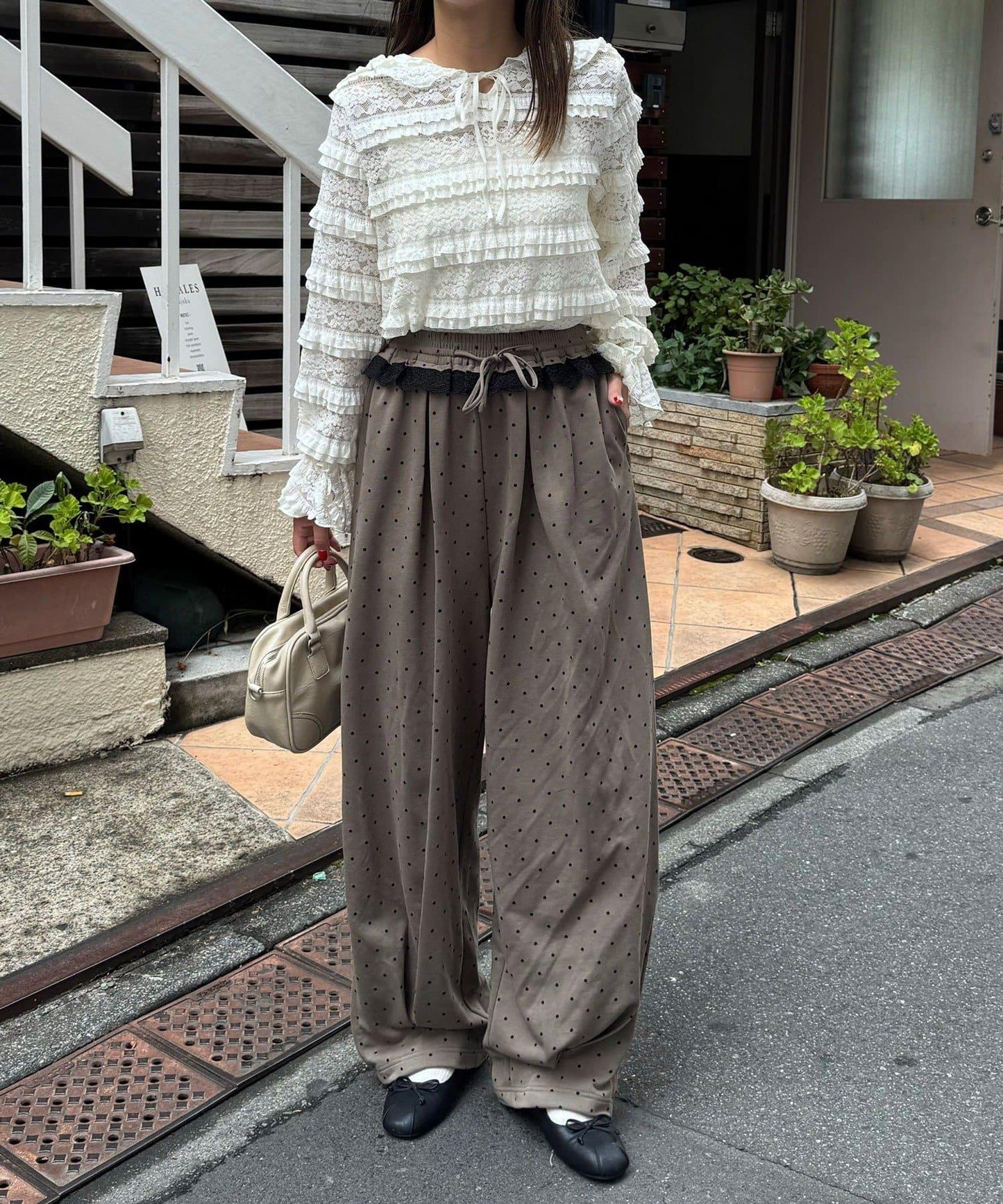 圓點弧線運動褲