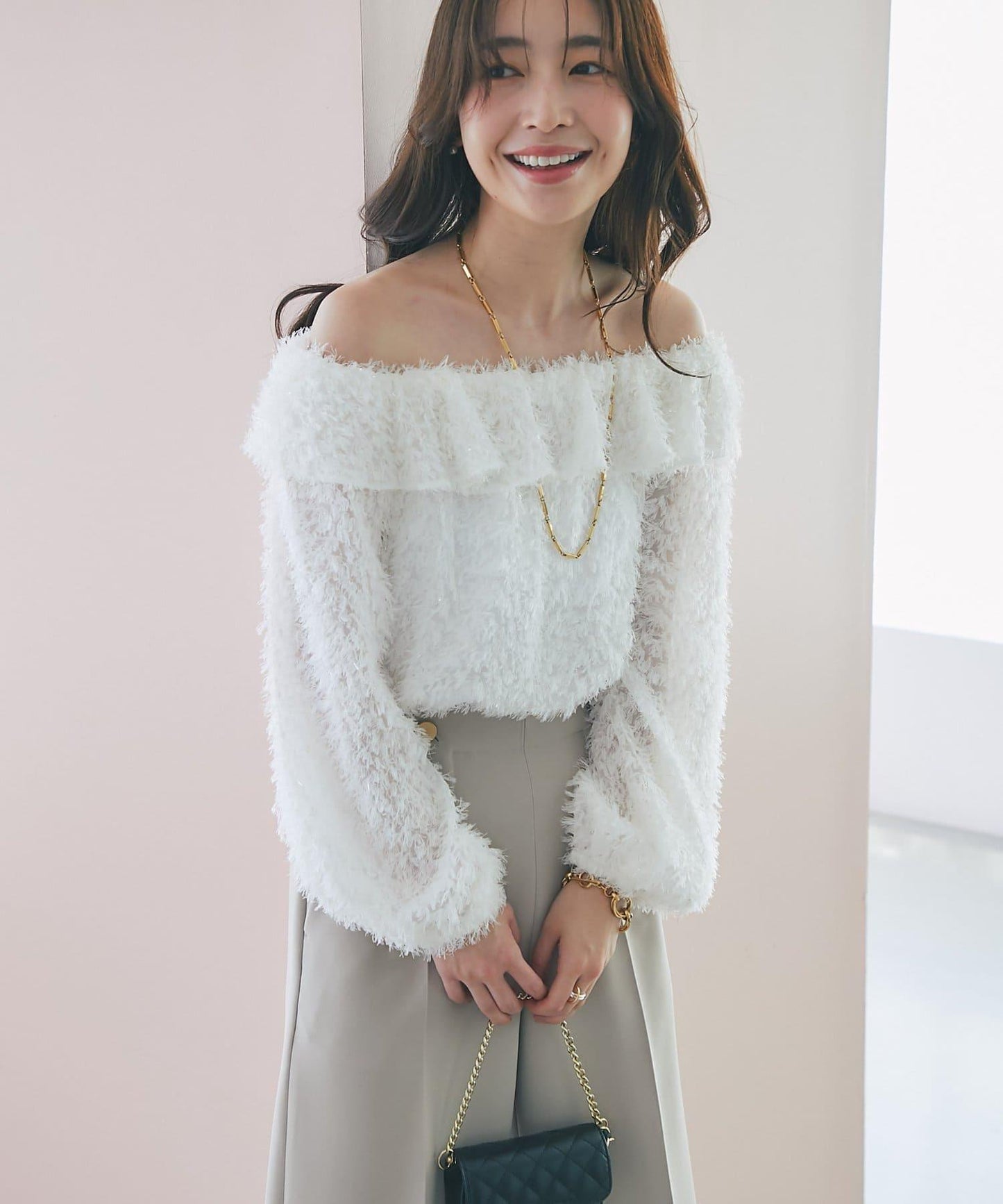 閃光羽毛提花荷葉領襯衫